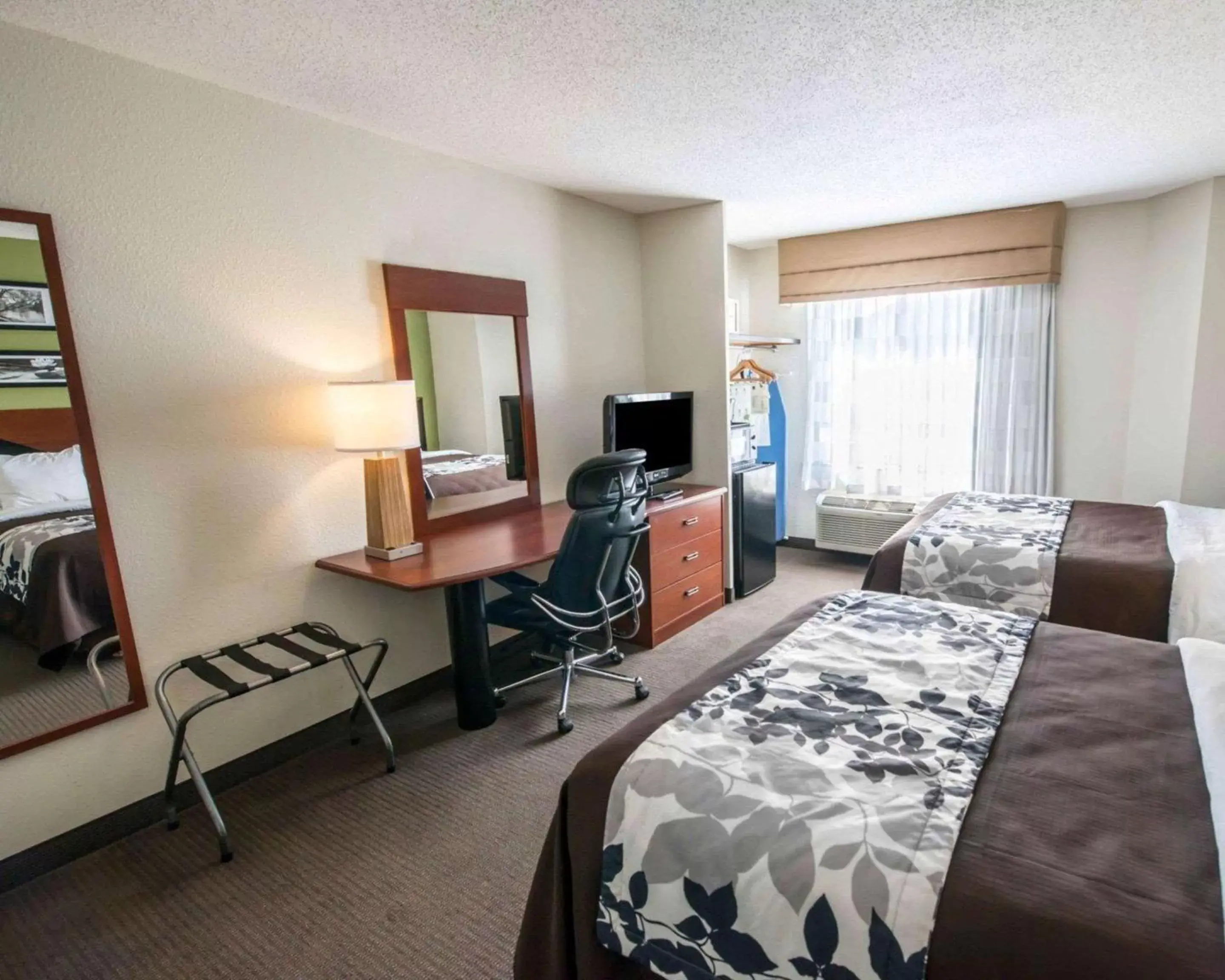 Photo of the whole room, TV/Entertainment Center in Sleep Inn & Suites Princeton I-77
