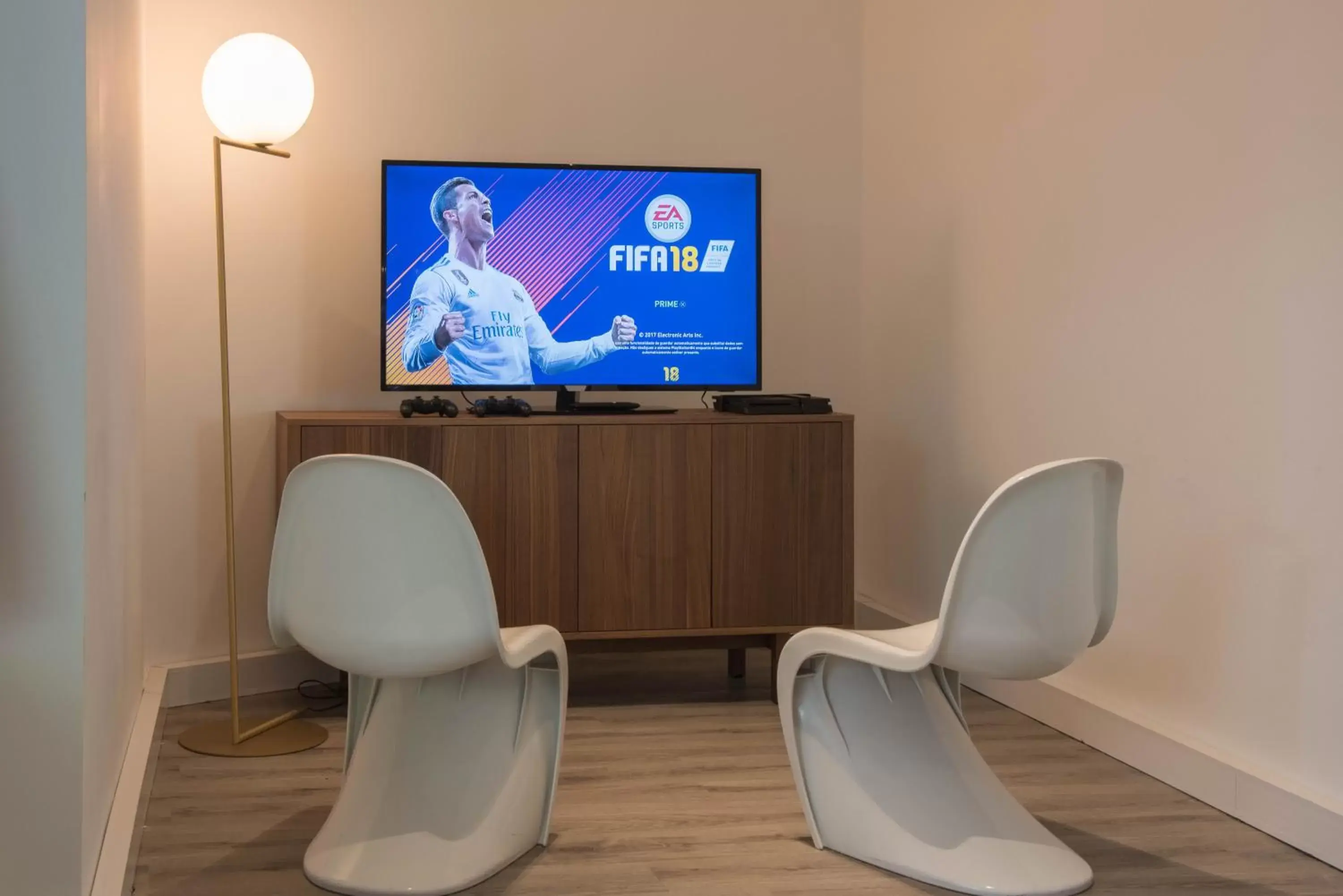 Game Room, TV/Entertainment Center in Upon Lisbon Prime Residences