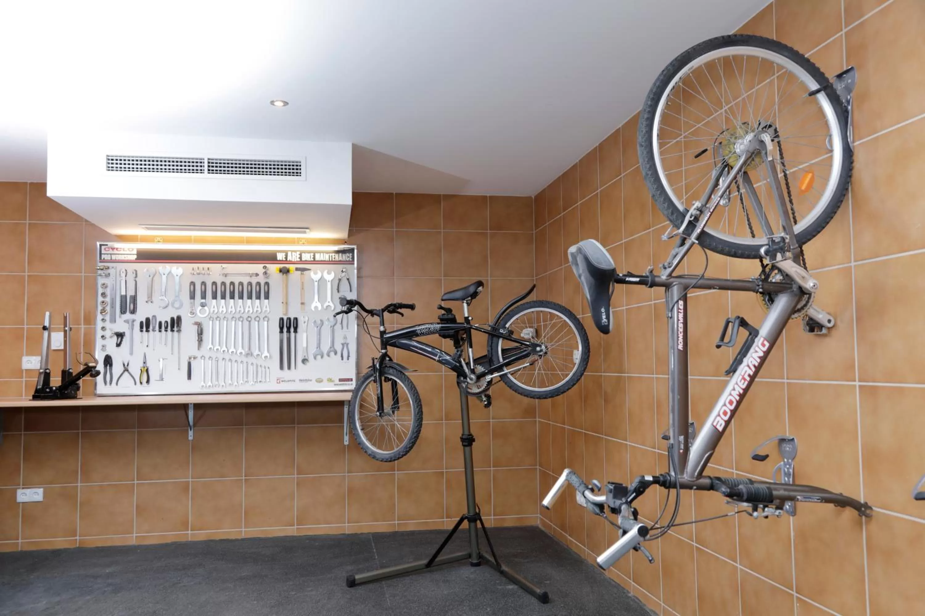 Cycling in Nura Santa Ponsa & Spa