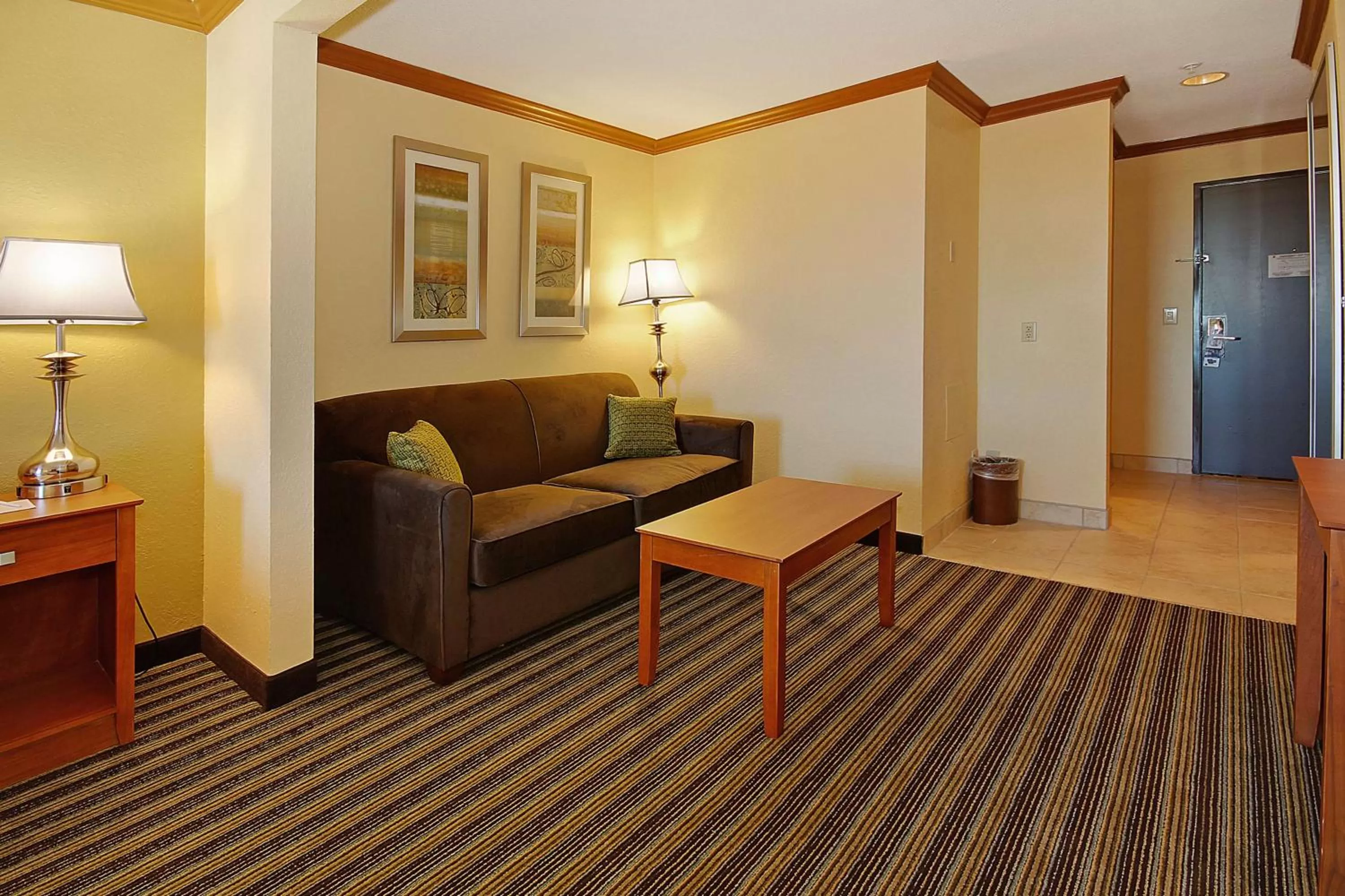 King Suite with Bathtub - Disability Access/Non-Smoking in Best Western Plus Seawall Inn & Suites by the Beach