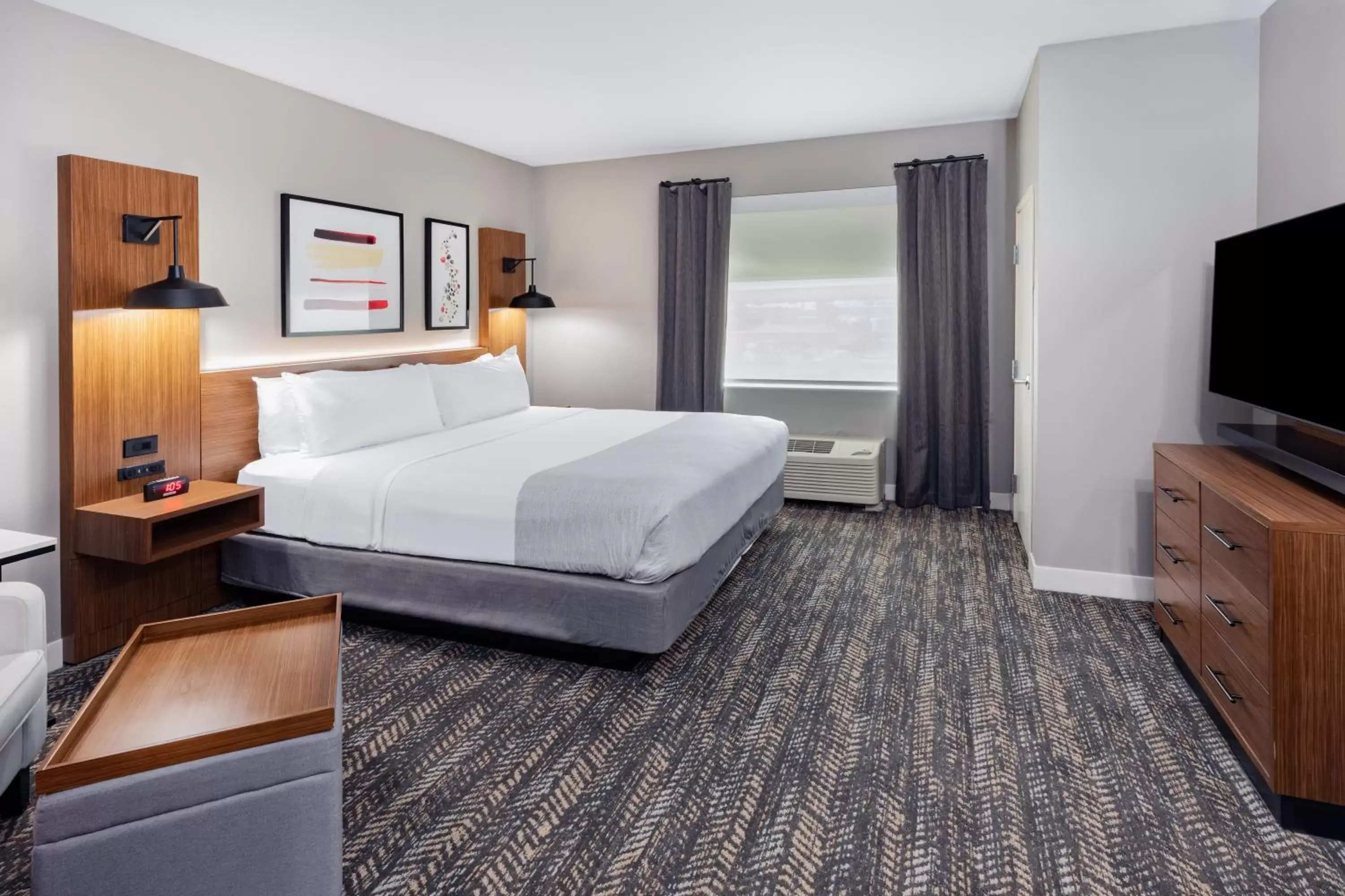 Bedroom, Bed in Hawthorn Suites by Wyndham Oklahoma City Airport Fairground