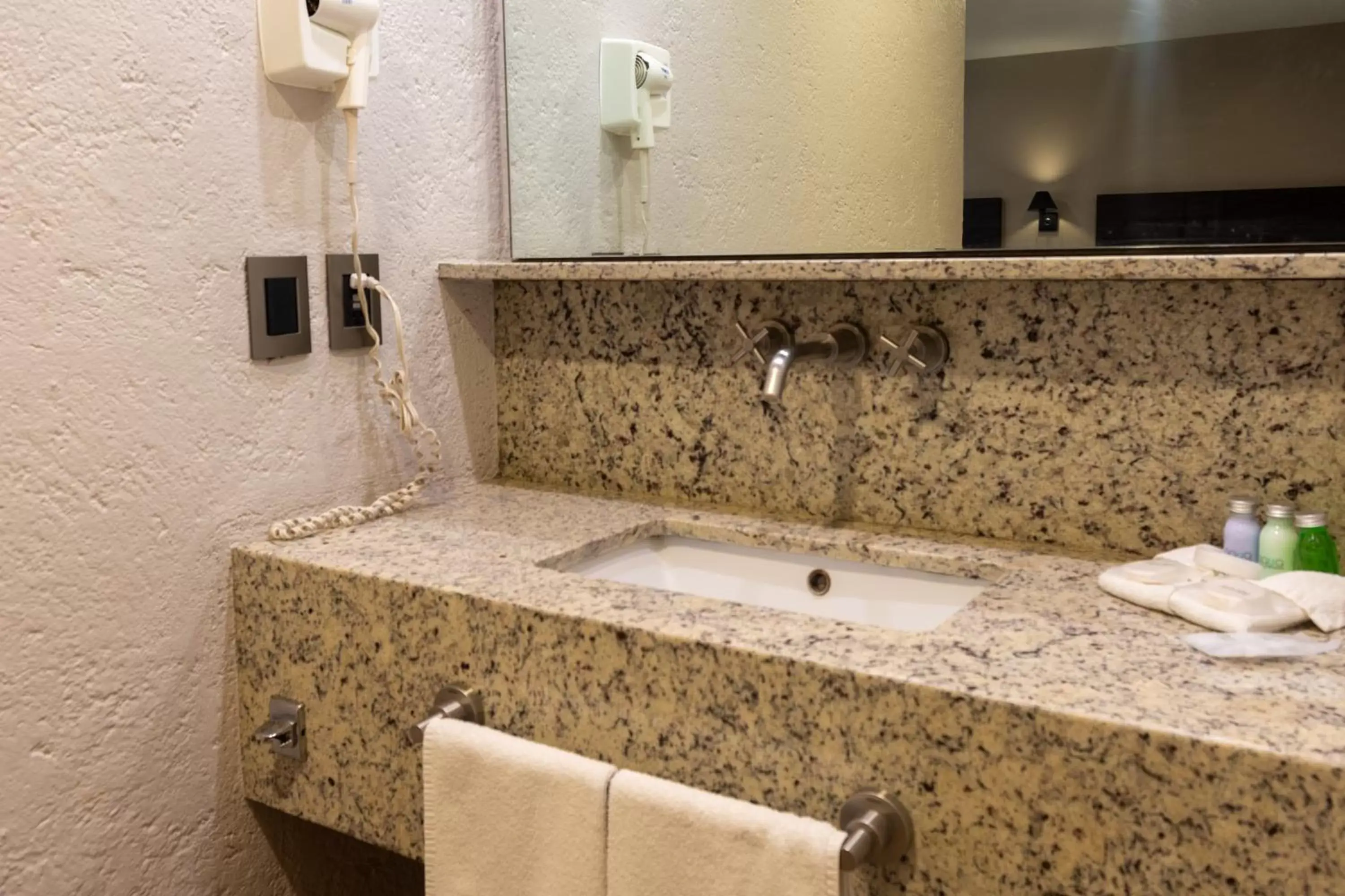 Toilet, Bathroom in Hotel Flamingo Inn