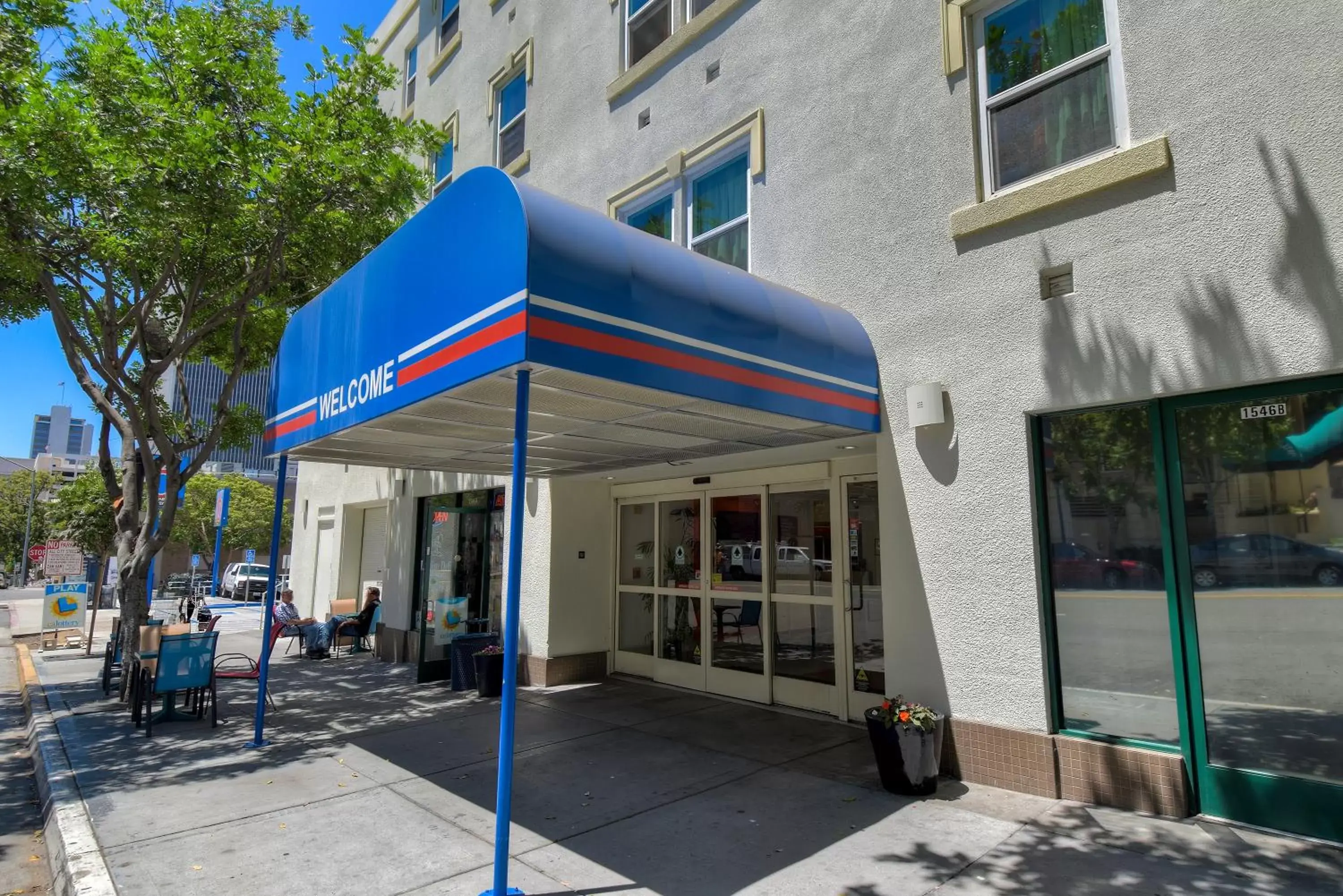 Facade/entrance, Property Building in Motel 6-San Diego, CA - Downtown