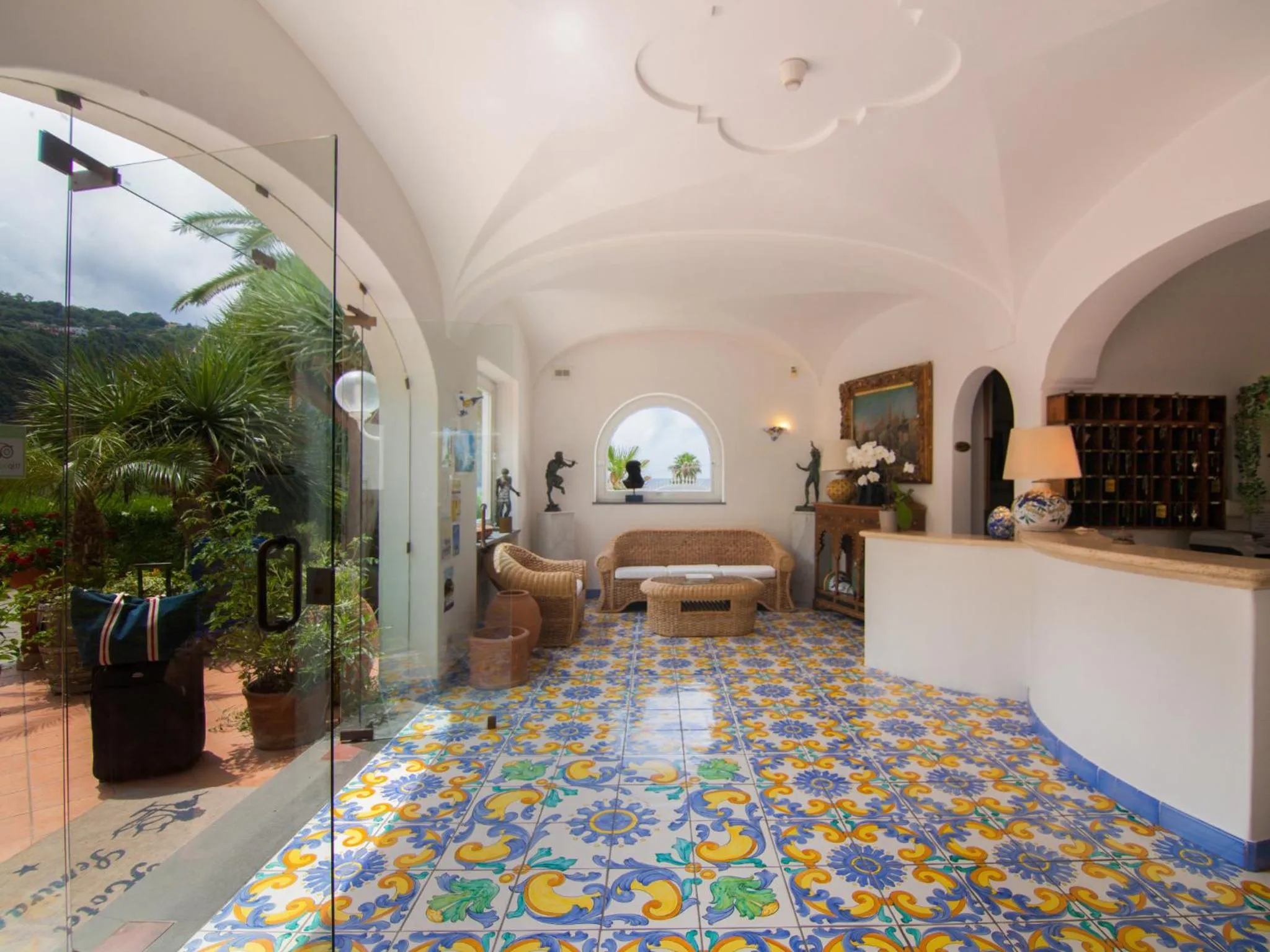 Lounge or bar in Semiramis Hotel De Charme & Pools