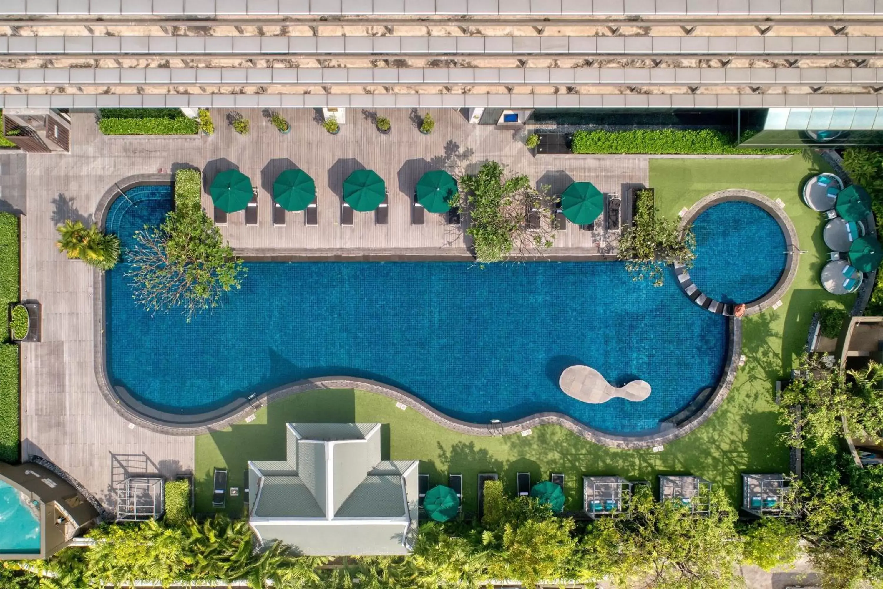 Swimming pool, Bird's-eye View in The Athenee Hotel, a Luxury Collection Hotel, Bangkok
