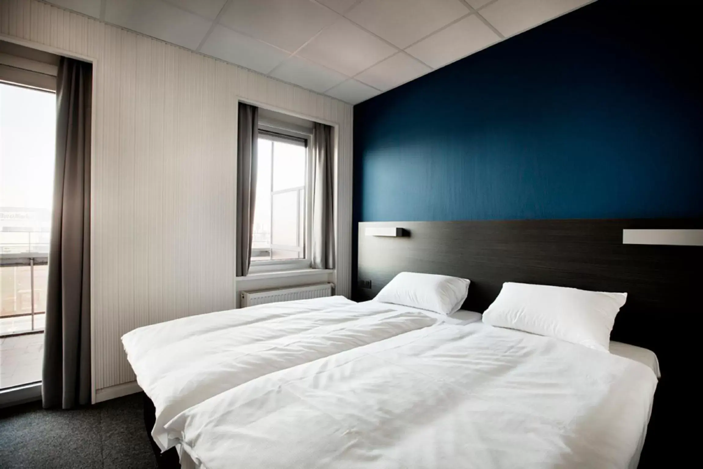 Bed in Antwerp Harbour Hotel