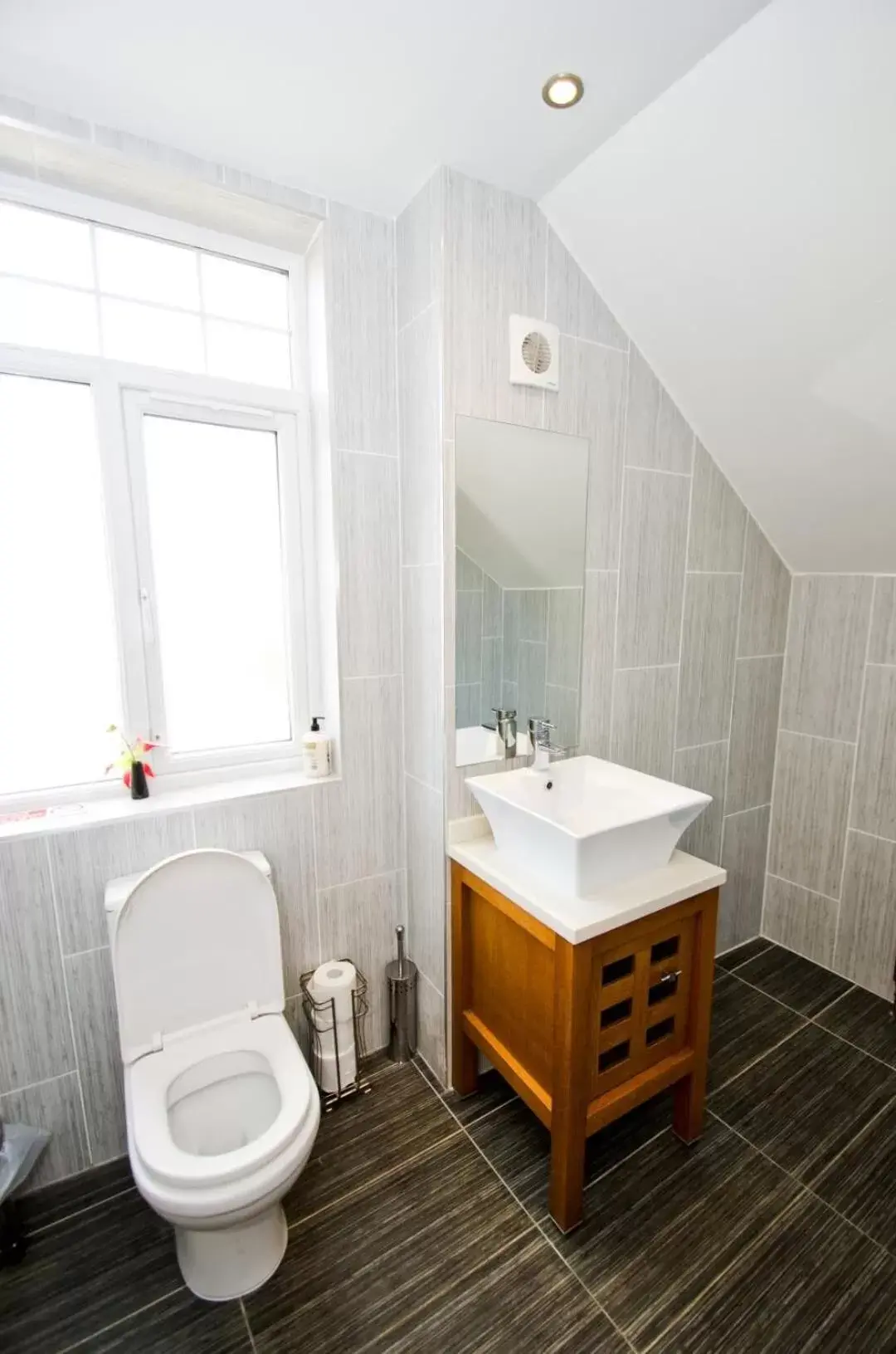 Bathroom in William's Hillsborough Apartments