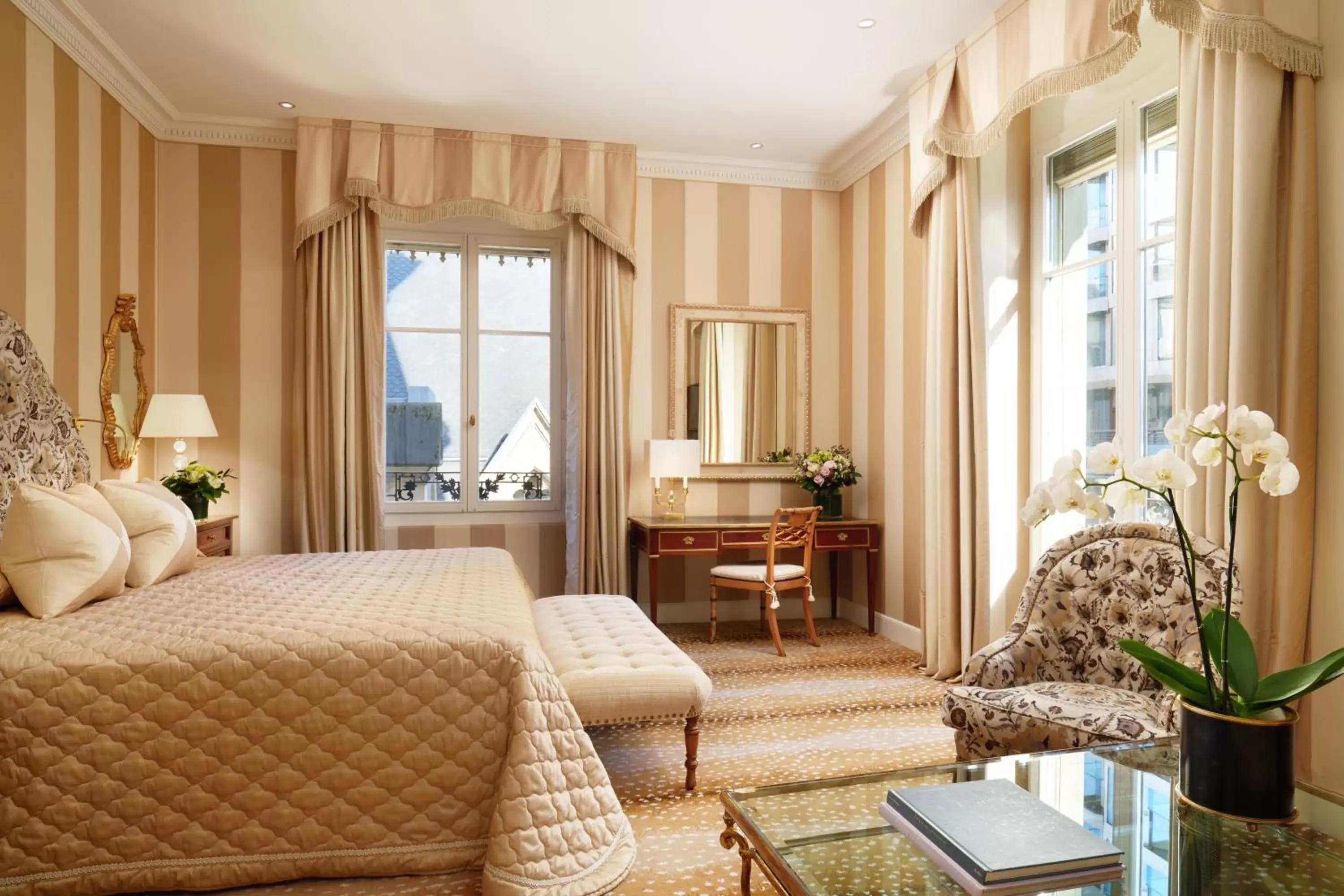 Seating area in Hotel d'Angleterre