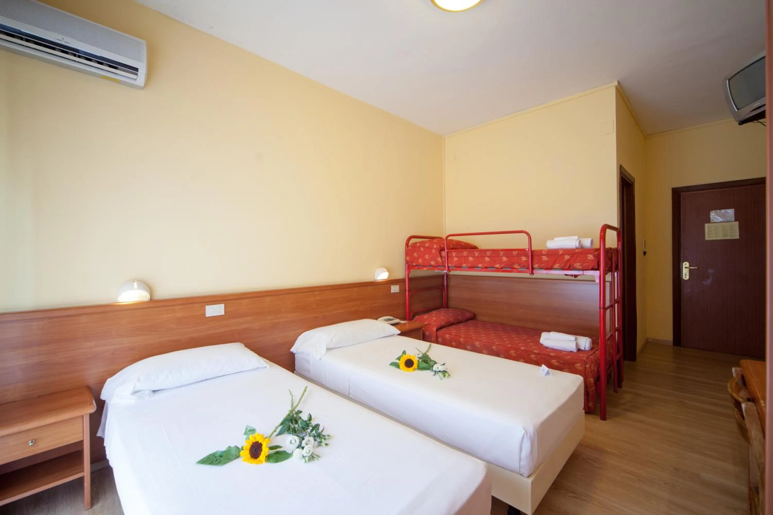 Photo of the whole room, Bed in Hotel Regent