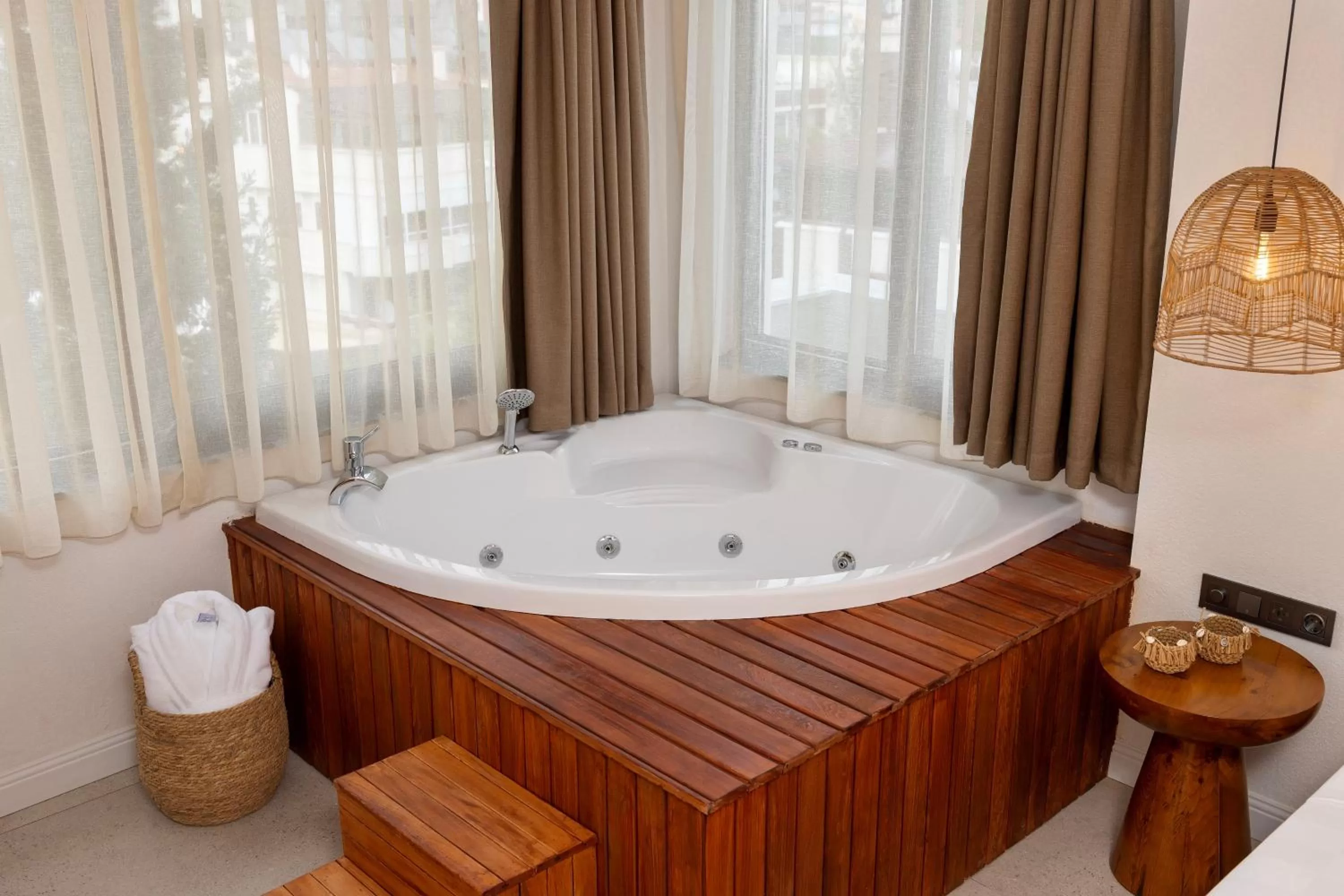 Hot Tub in Azuu Boutique Hotel