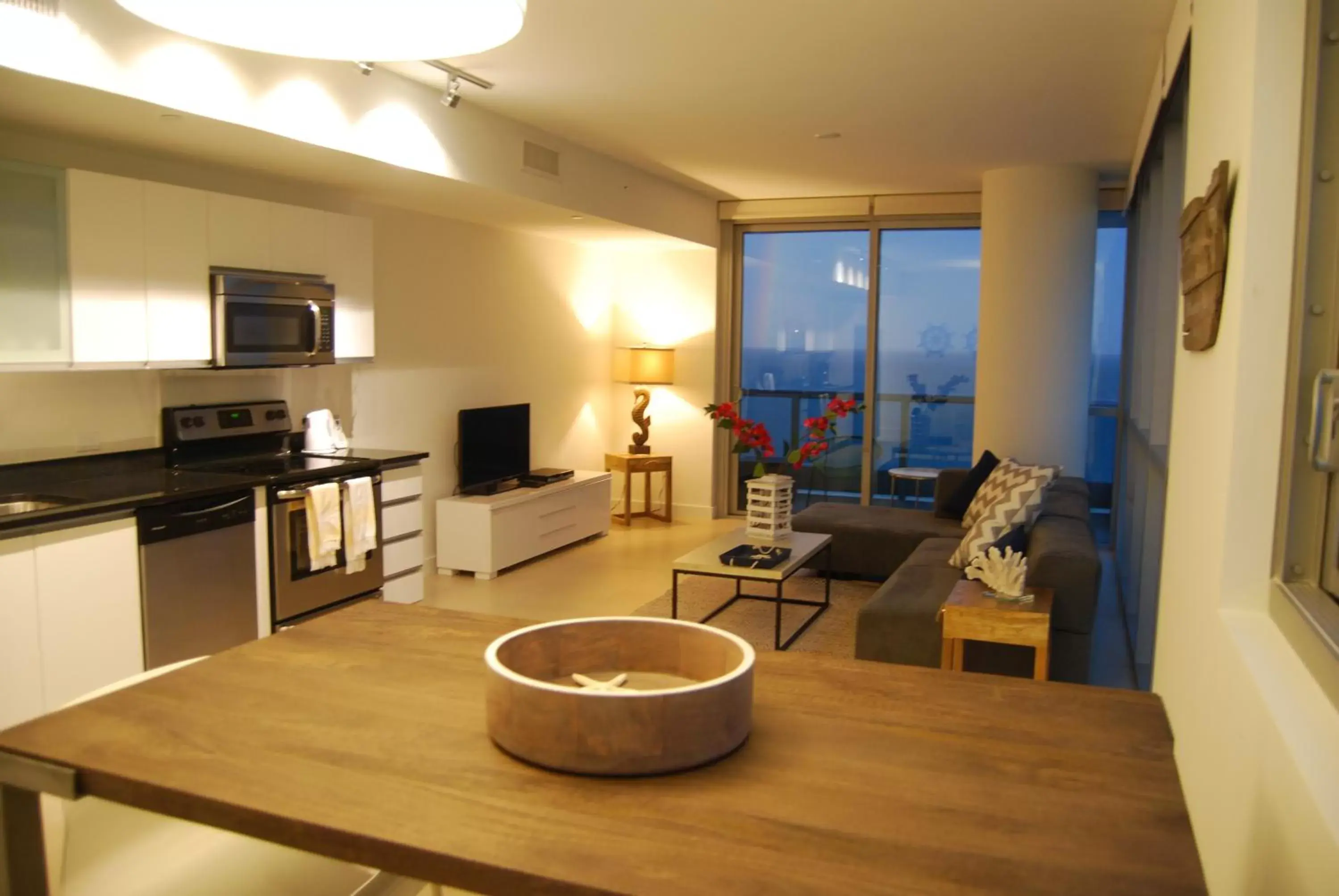 Kitchen or kitchenette, Seating Area in Monte Carlo by Miami Vacations