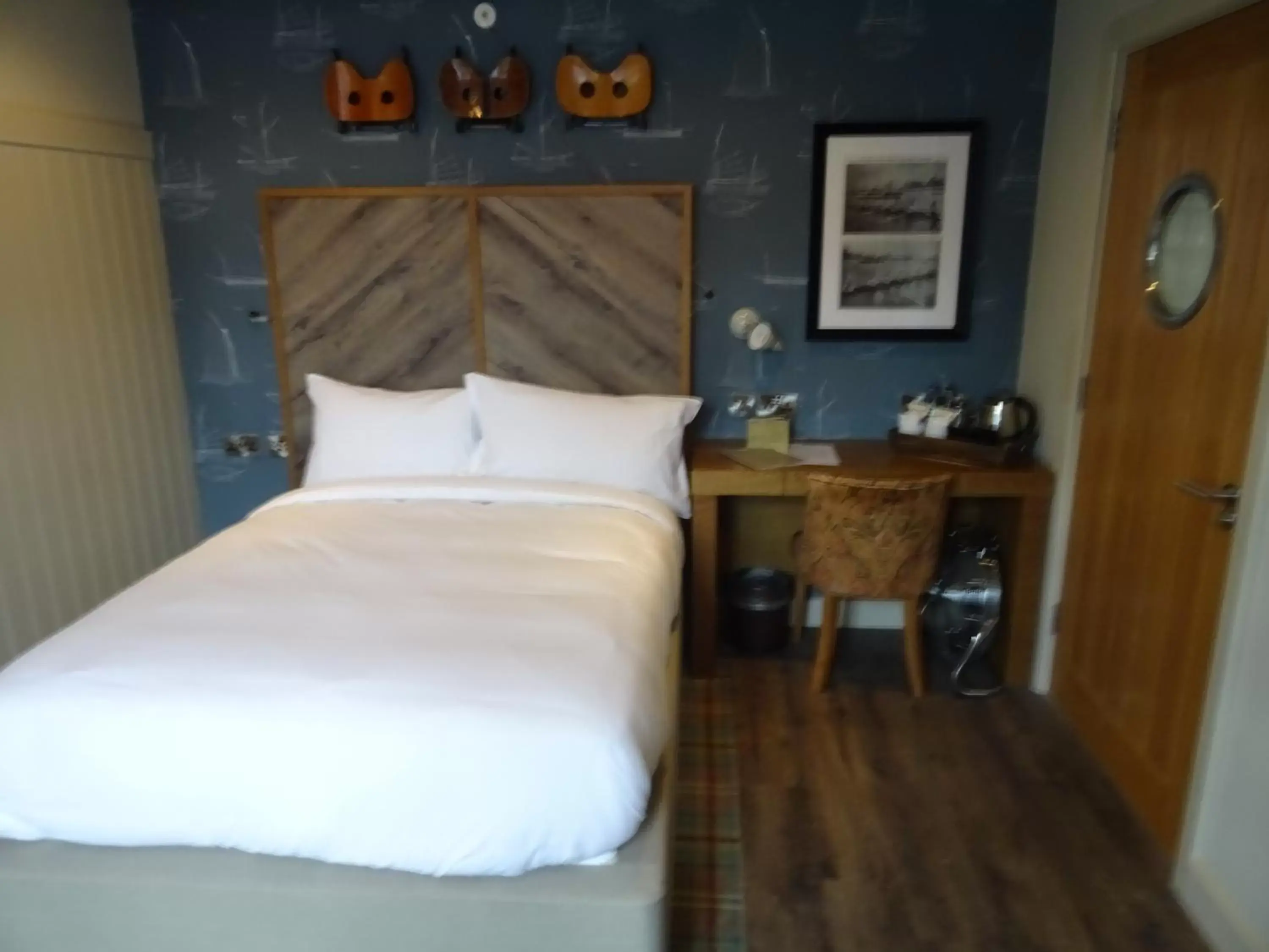 Bedroom, Bed in The Boathouse Inn & Riverside Rooms