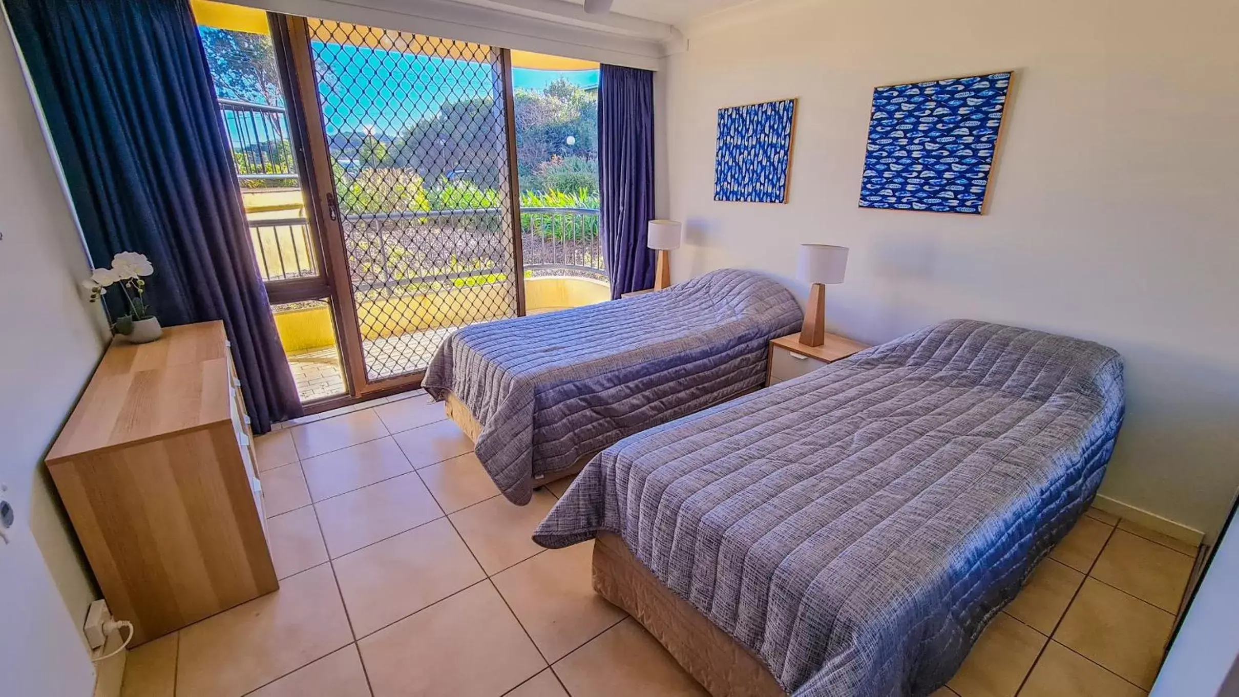 Bedroom, Bed in Pelican Sands Beach Resort