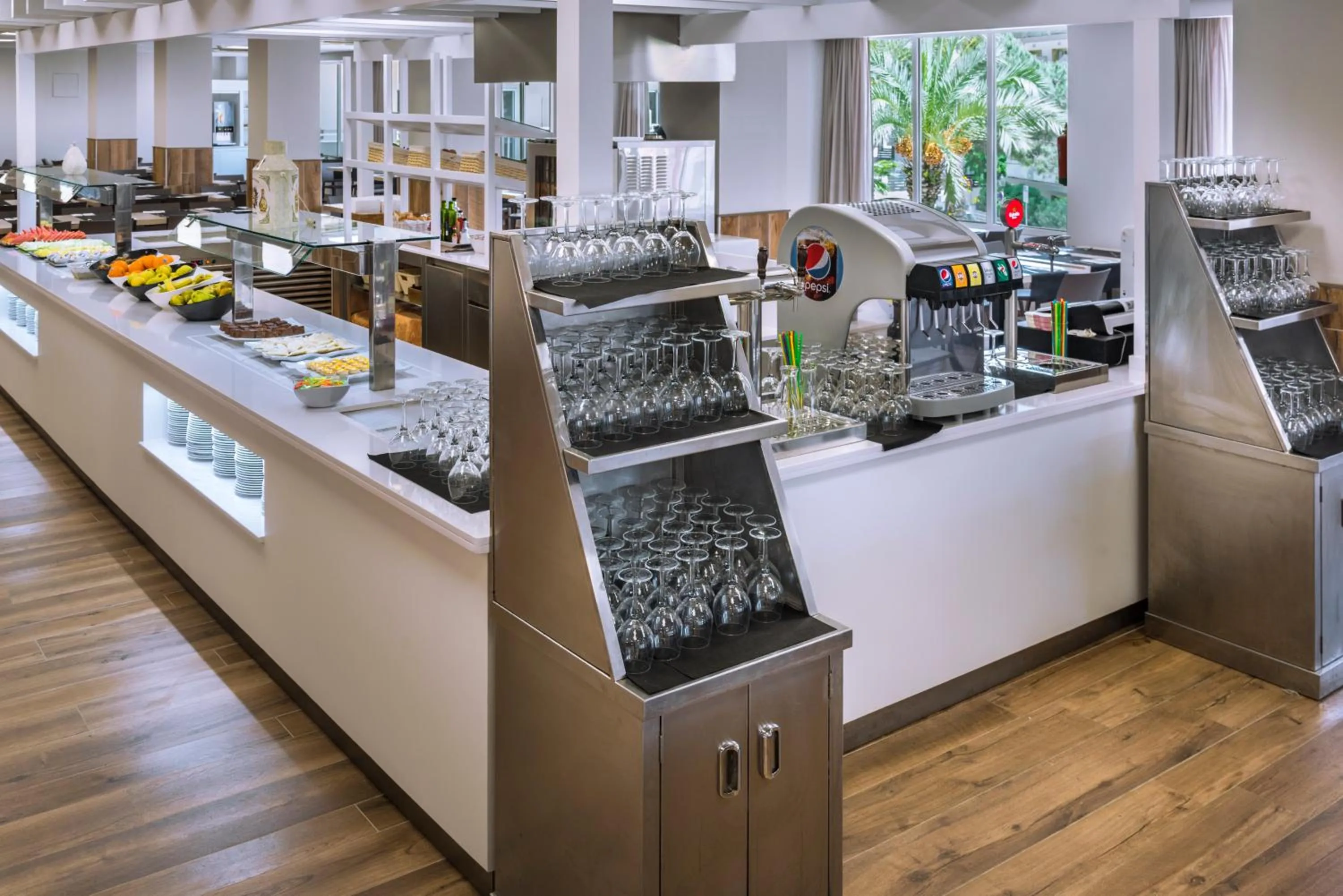 Food and drinks in Hotel Oasis Park Splash