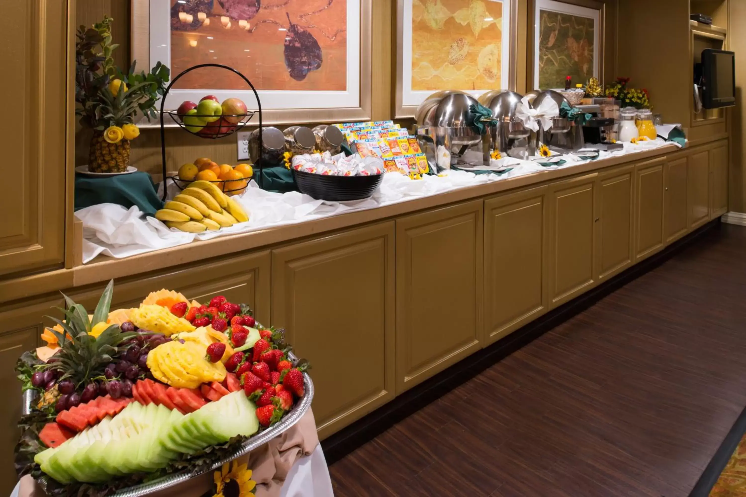 Restaurant/places to eat, Food in Holiday Inn Dublin - Pleasanton, an IHG Hotel