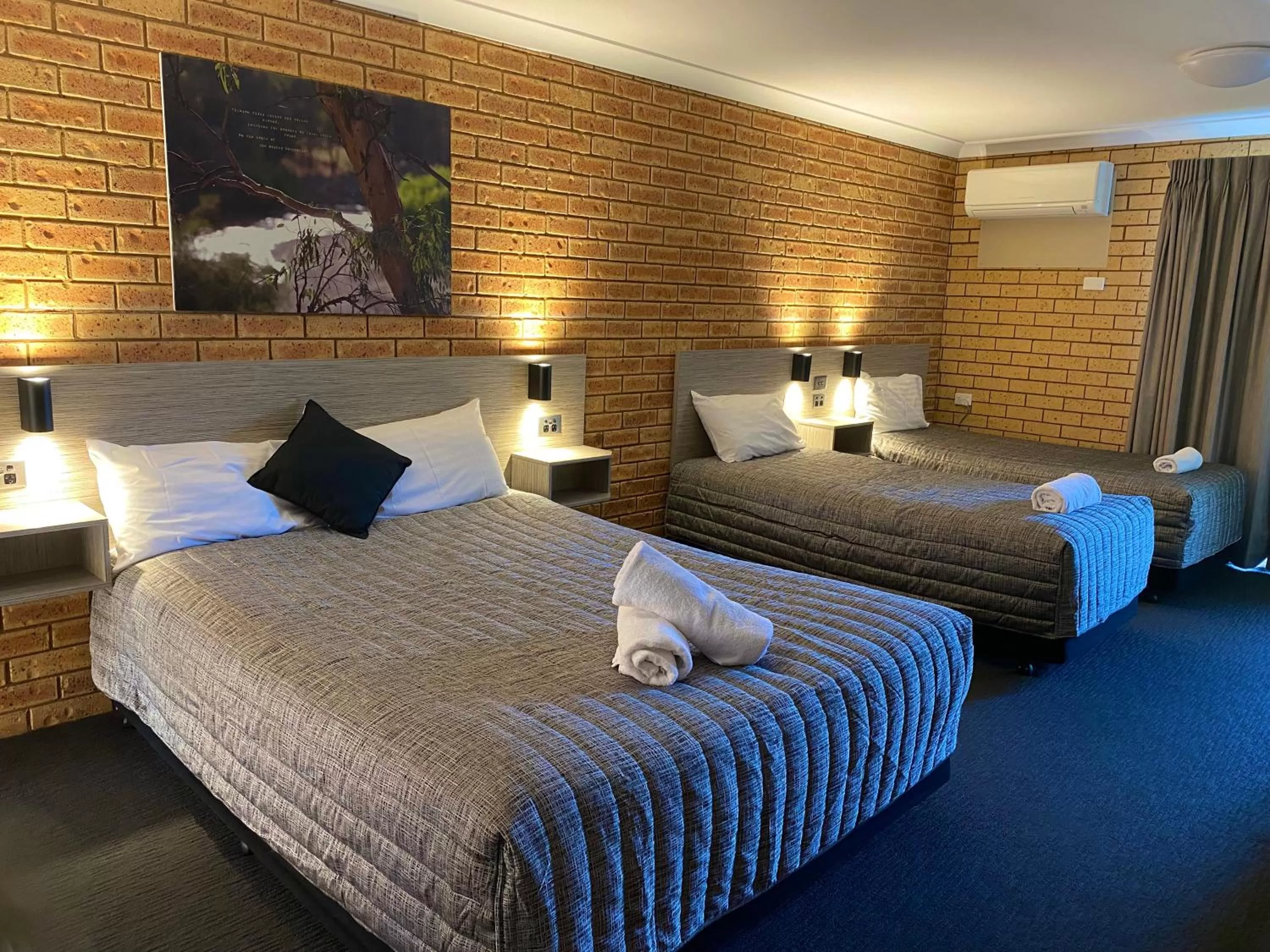 Bed in Tallarook Motor Inn