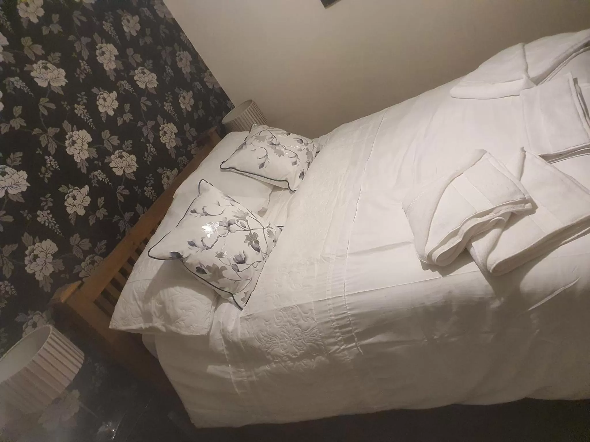 Bed in the swan stoford