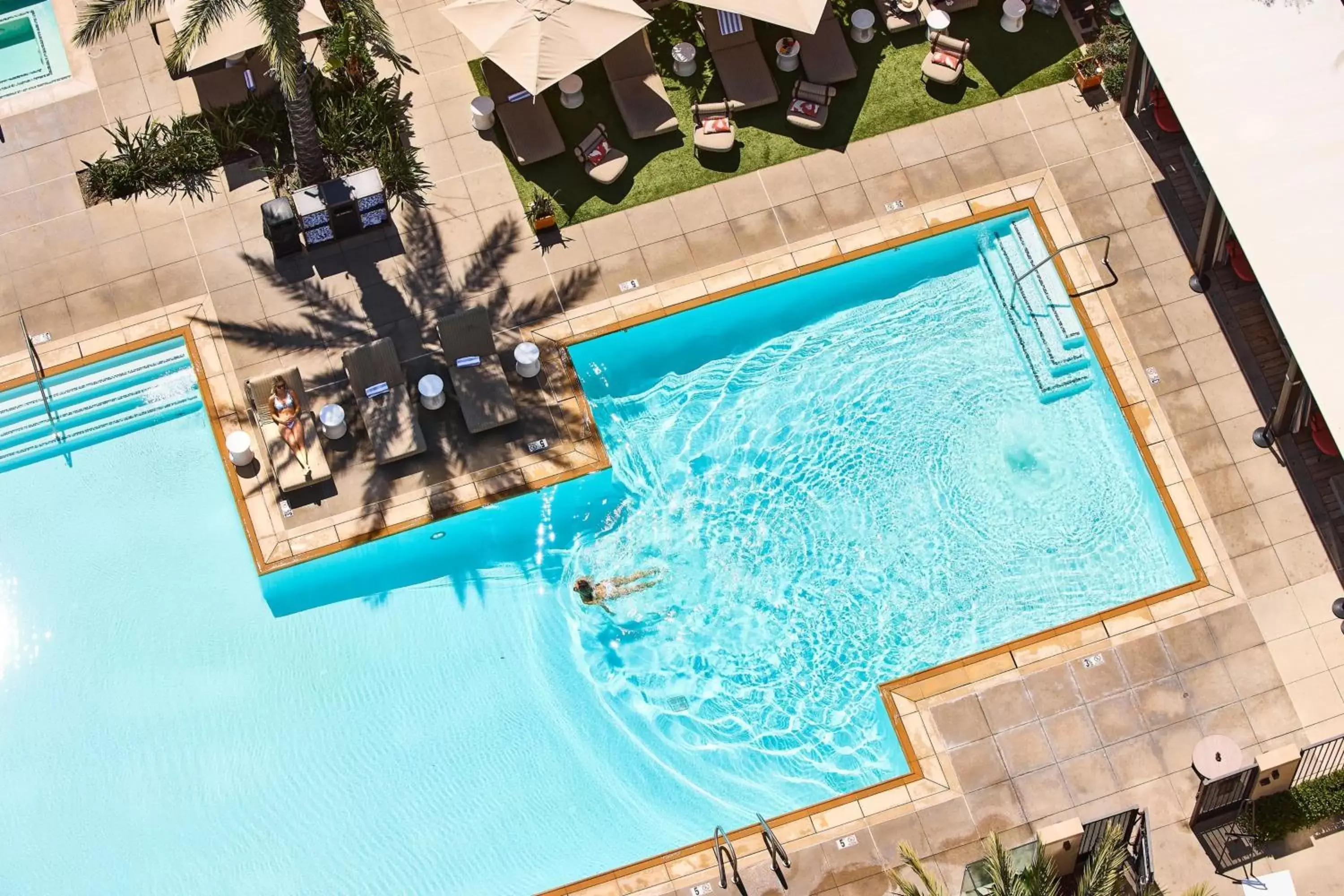 Swimming pool, Pool View in Marriott Irvine Spectrum