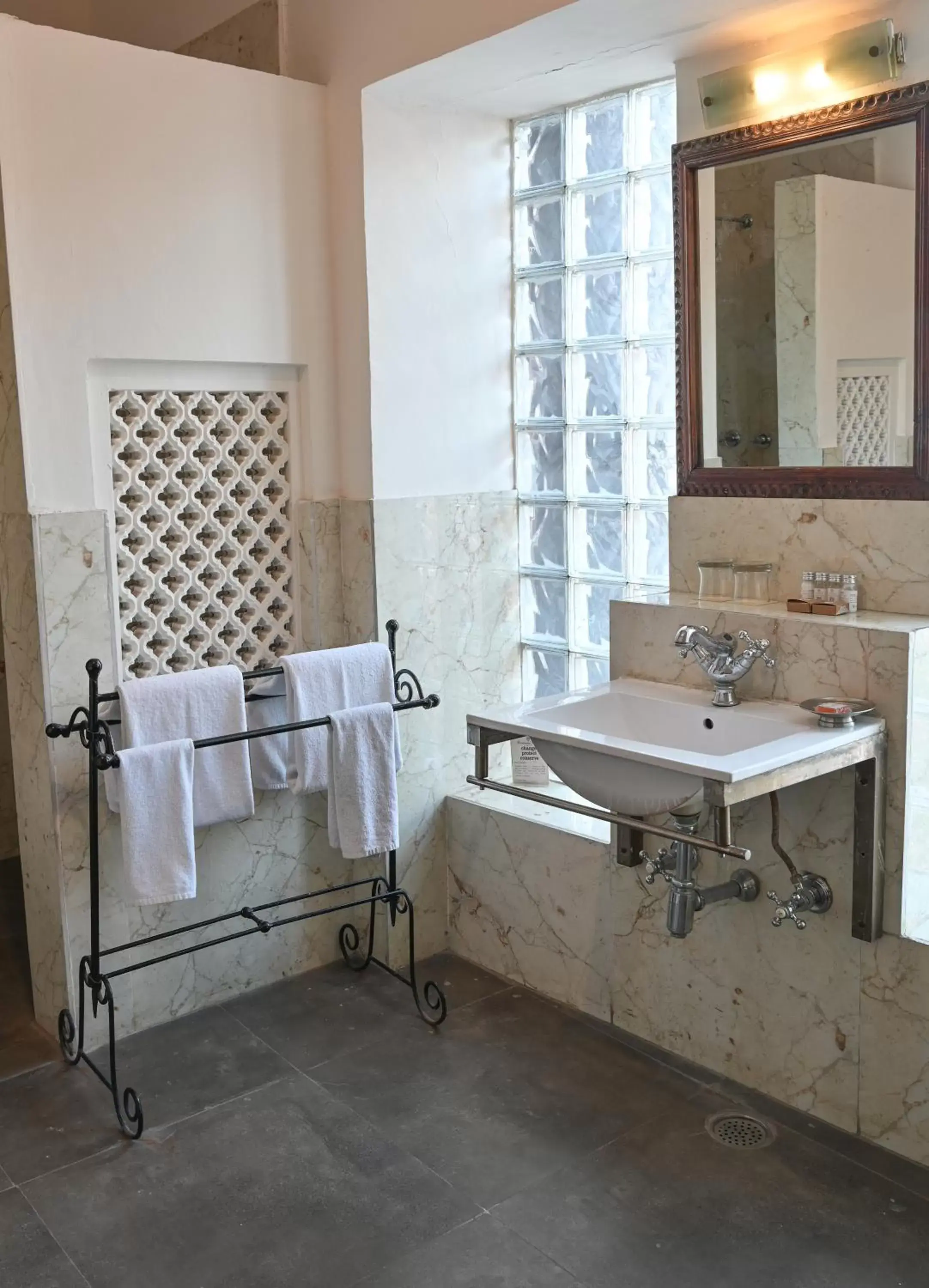 Bathroom in Ranbanka Palace