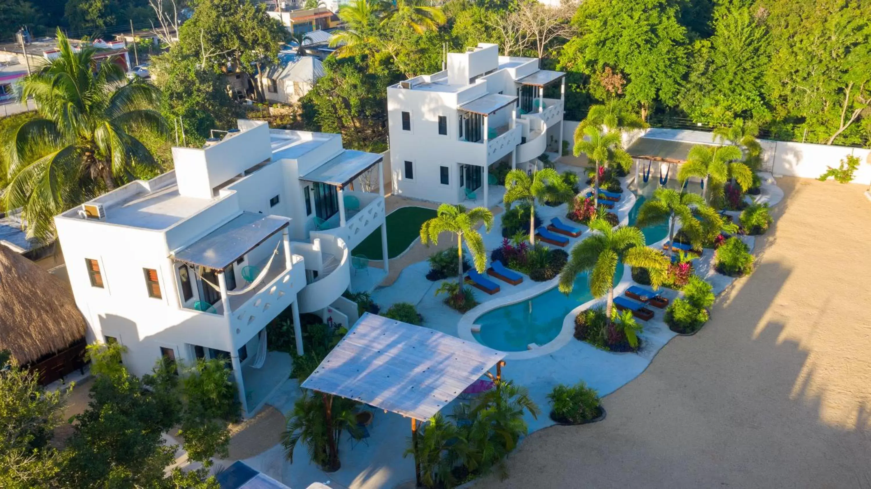 Bird's eye view, Bird's-eye View in Blue Palm Bacalar