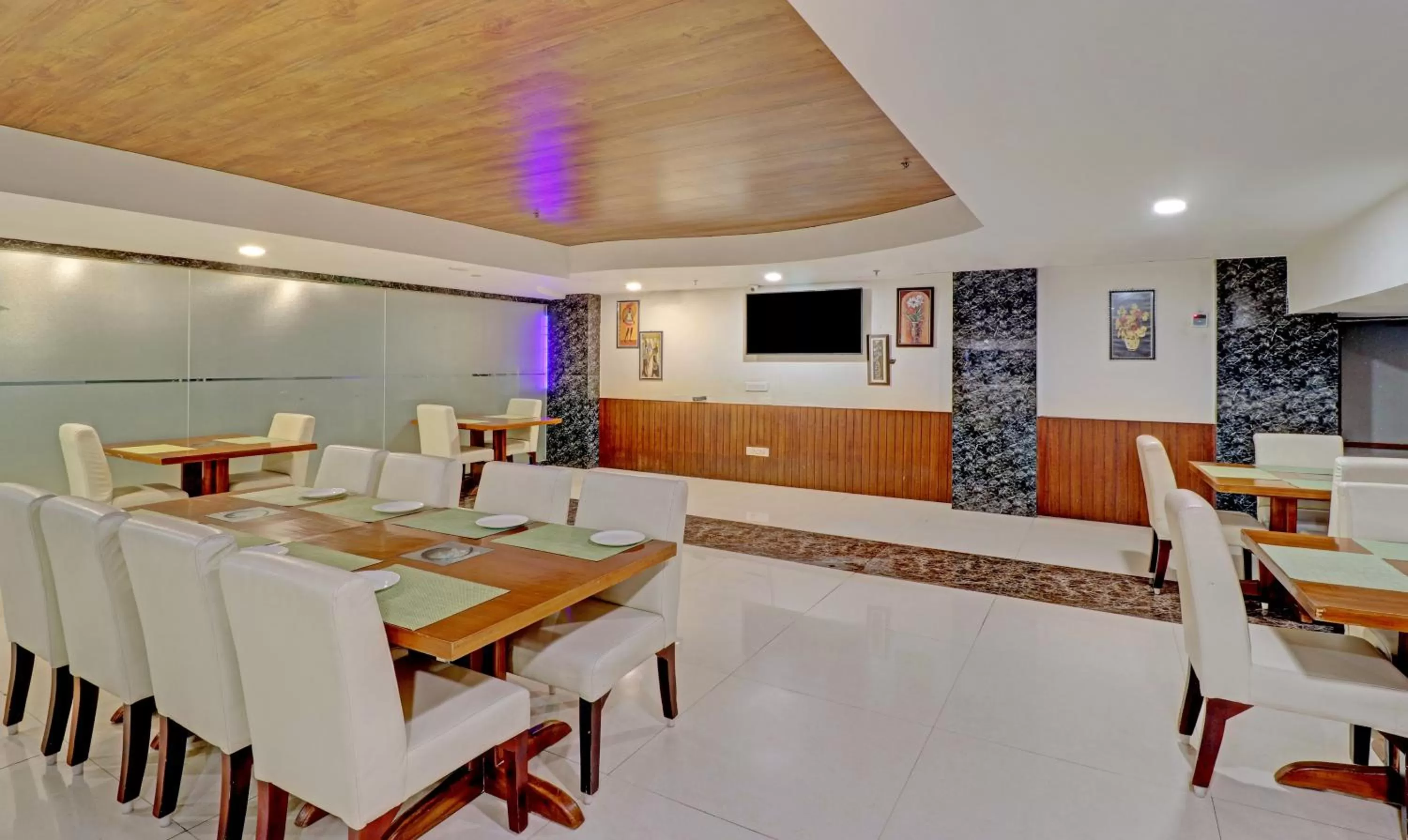 Restaurant/Places to Eat in Treebo Tryst Pearl Avenue Ring Road