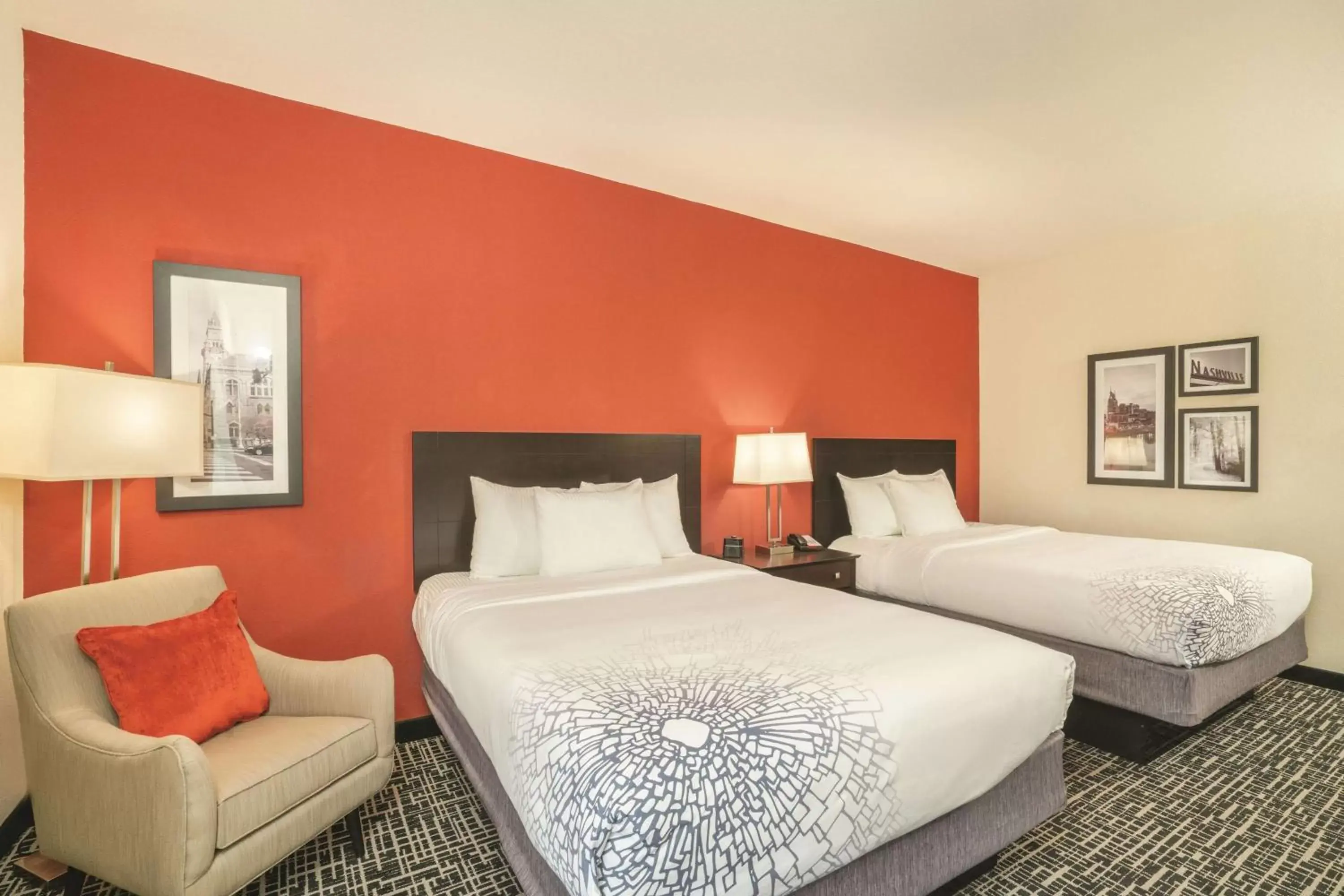 Photo of the whole room, Bed in La Quinta by Wyndham Smyrna TN - Nashville