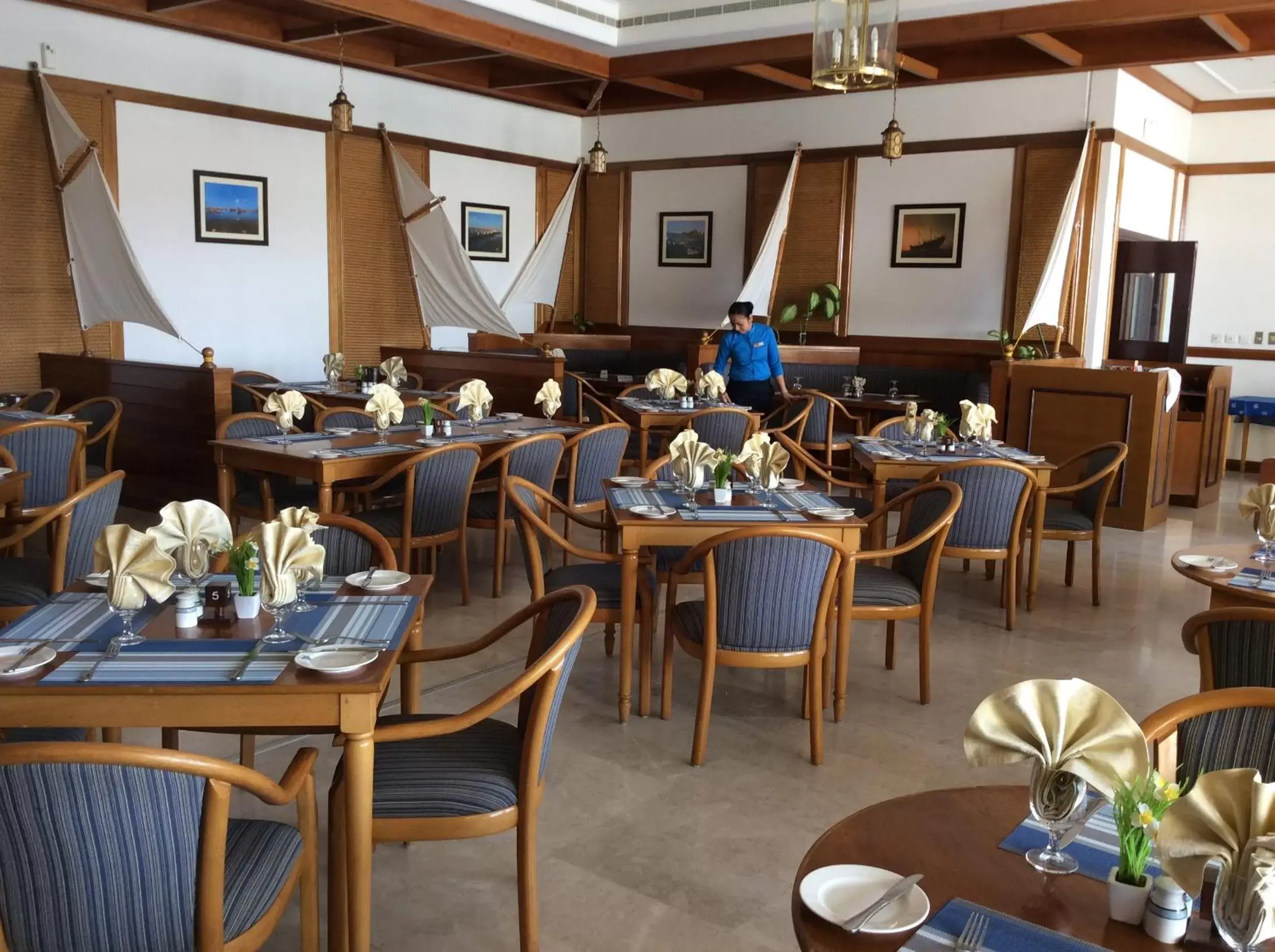 Dining area, Restaurant/Places to Eat in Sur Plaza Hotel