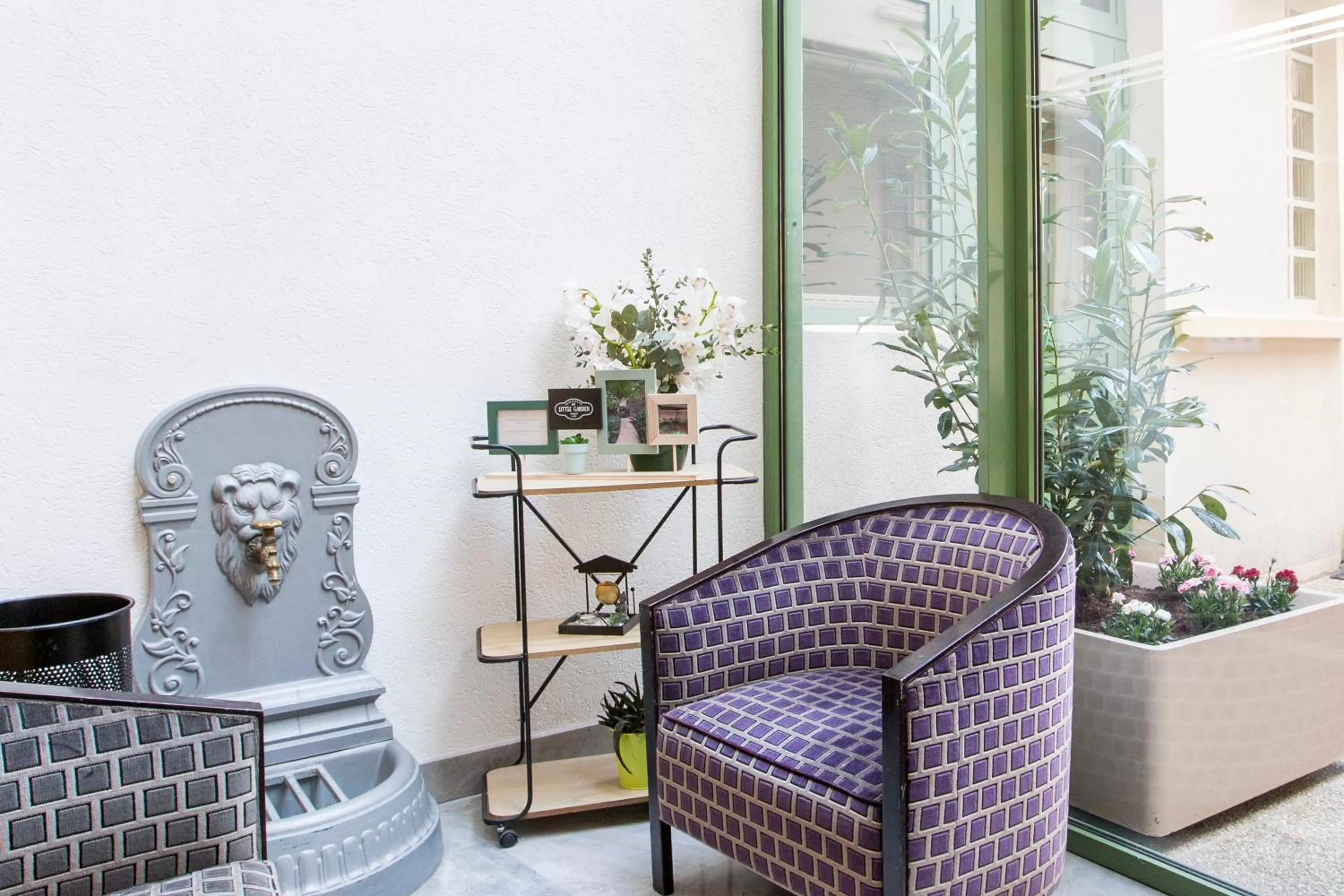 Seating area in HOTEL DE PARIS MONTPARNASSE