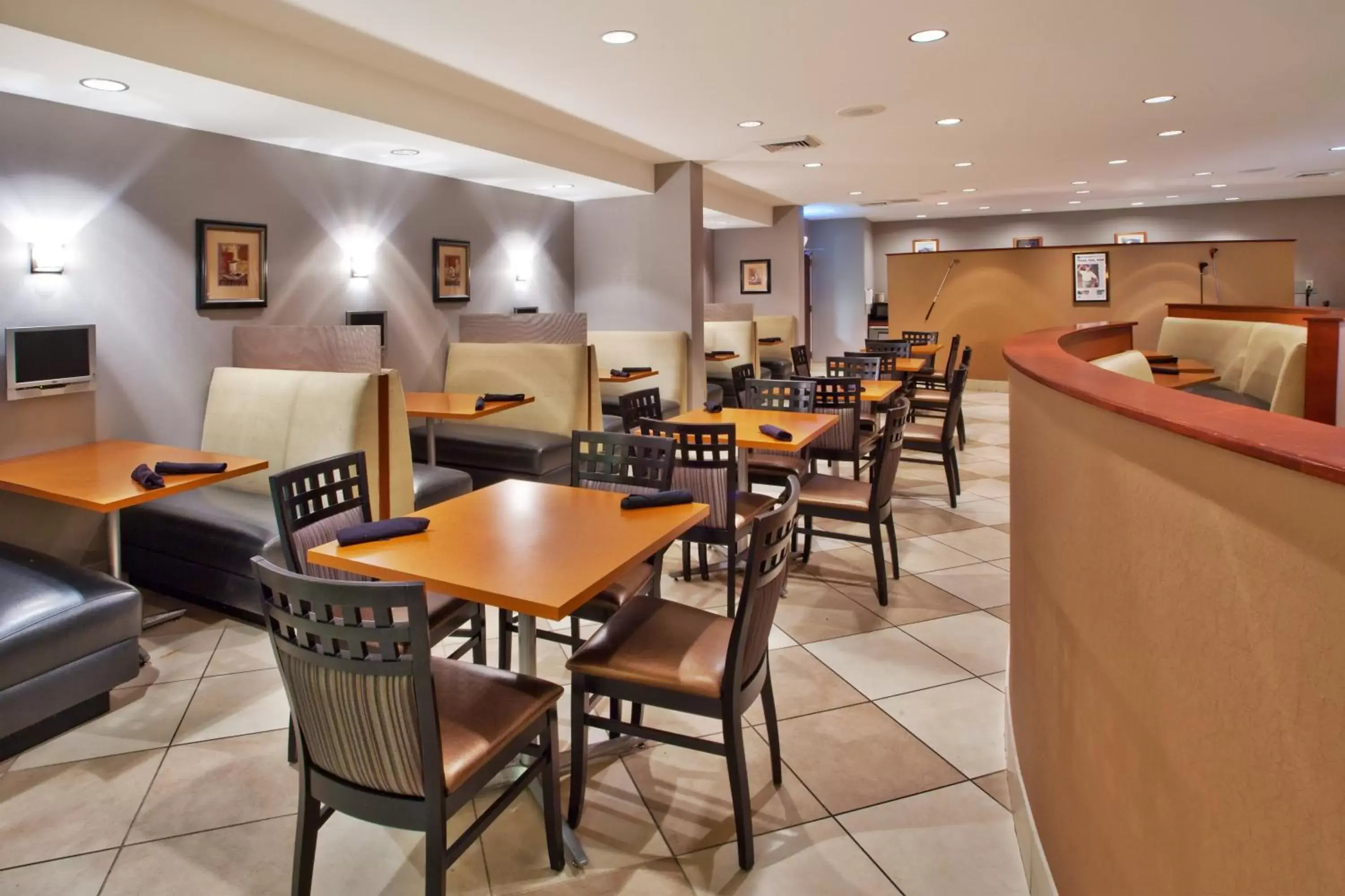 Restaurant/places to eat in Holiday Inn Augusta West I-20 by IHG Restaurant/places to eat in Holiday Inn Augusta West I-20 by IHG