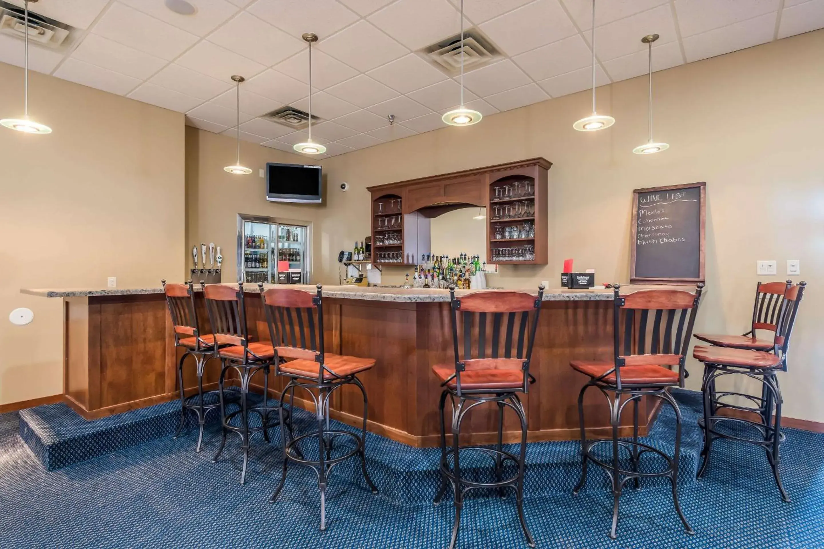 Lounge or bar, Restaurant/Places to Eat in EconoLodge by Choice Hotels - Rice Lake