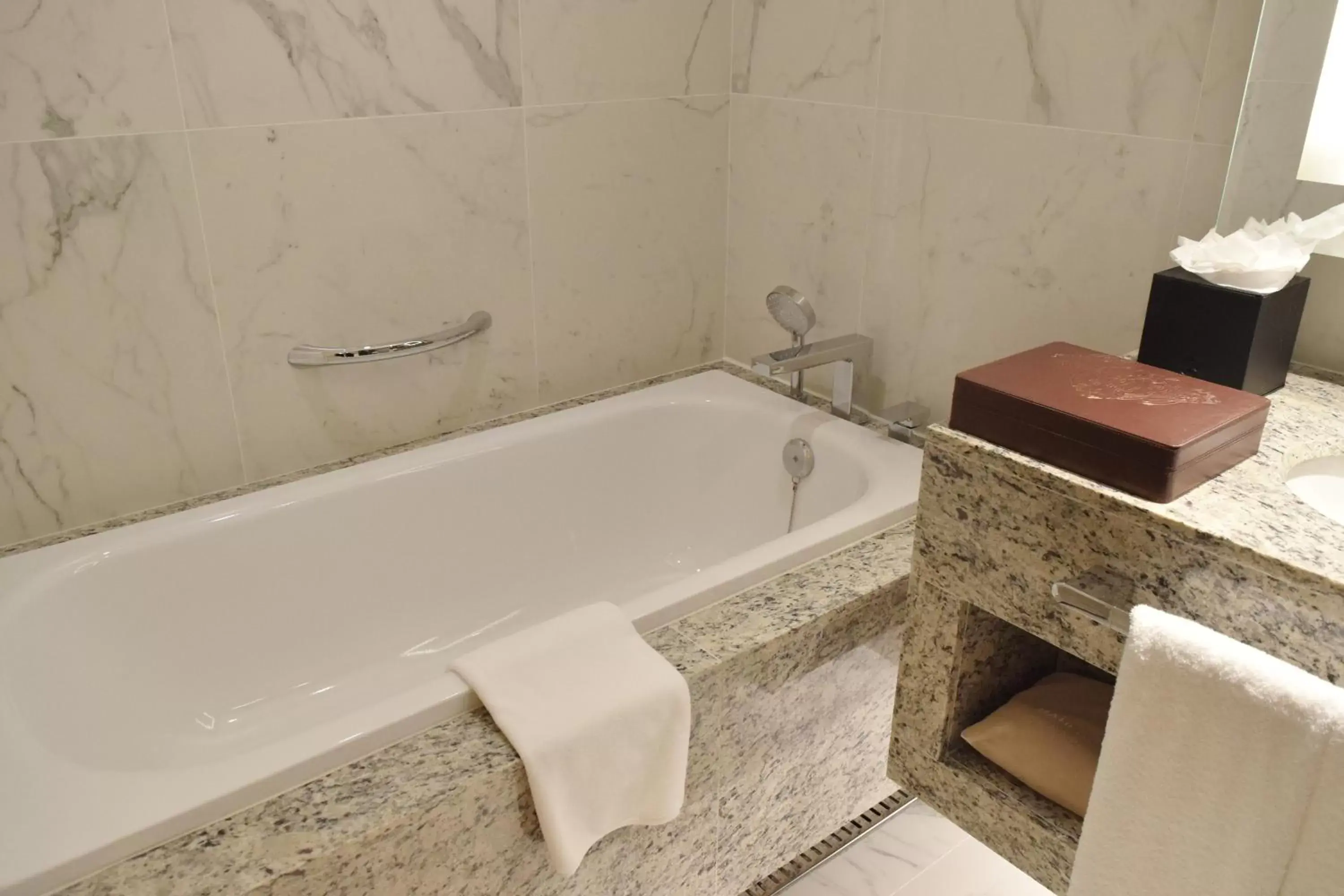 Bathroom in Grand Mercure Ambassador Hotel and Residences Seoul Yongsan