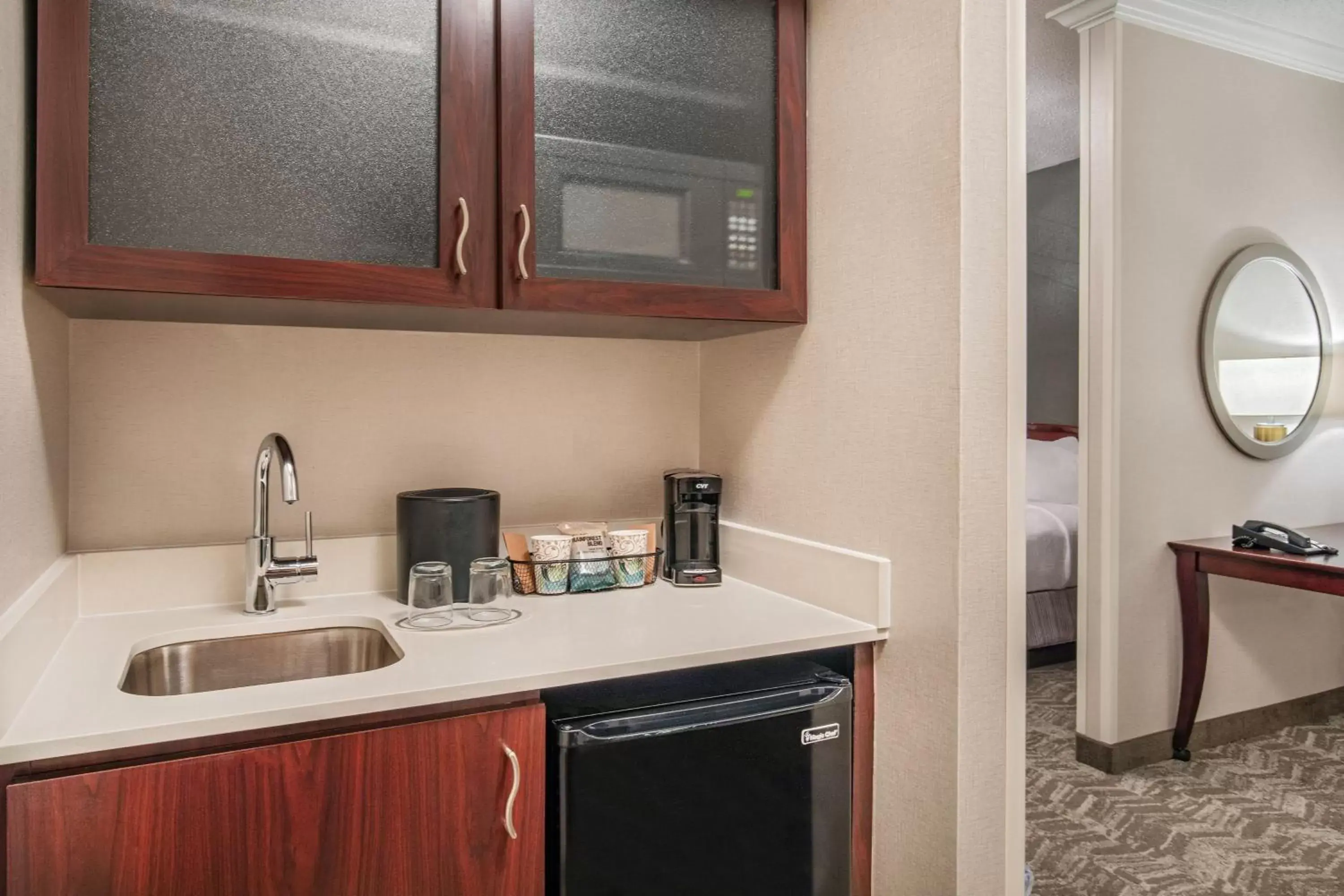 Photo of the whole room, Kitchen/Kitchenette in SpringHill Suites by Marriott Norfolk Virginia Beach