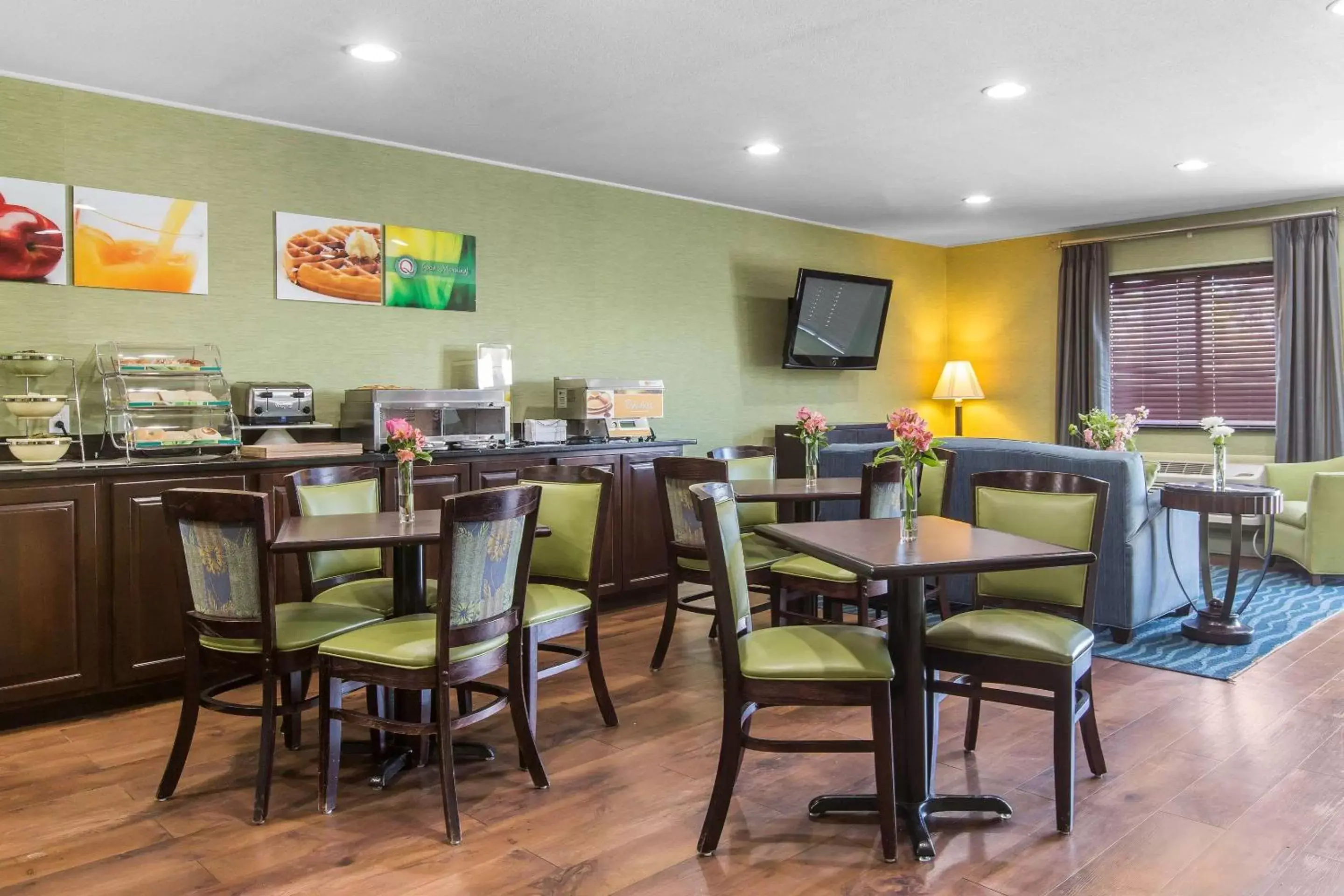Restaurant/Places to Eat in Quality Inn Cedartown
