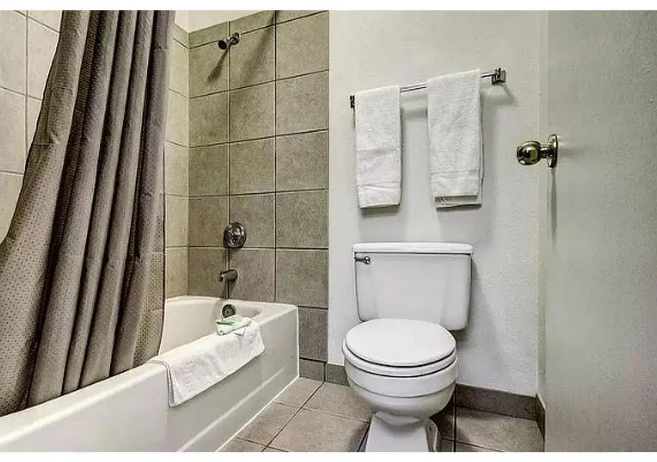 Bathroom in SureStay Hotel by Best Western Wells