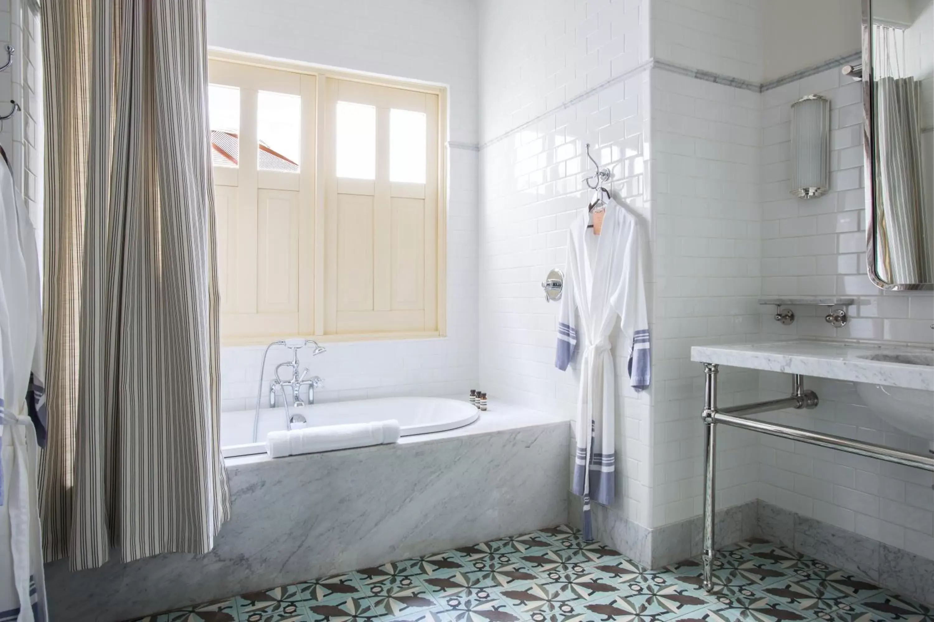 Shower, Bathroom in American Trade Hotel