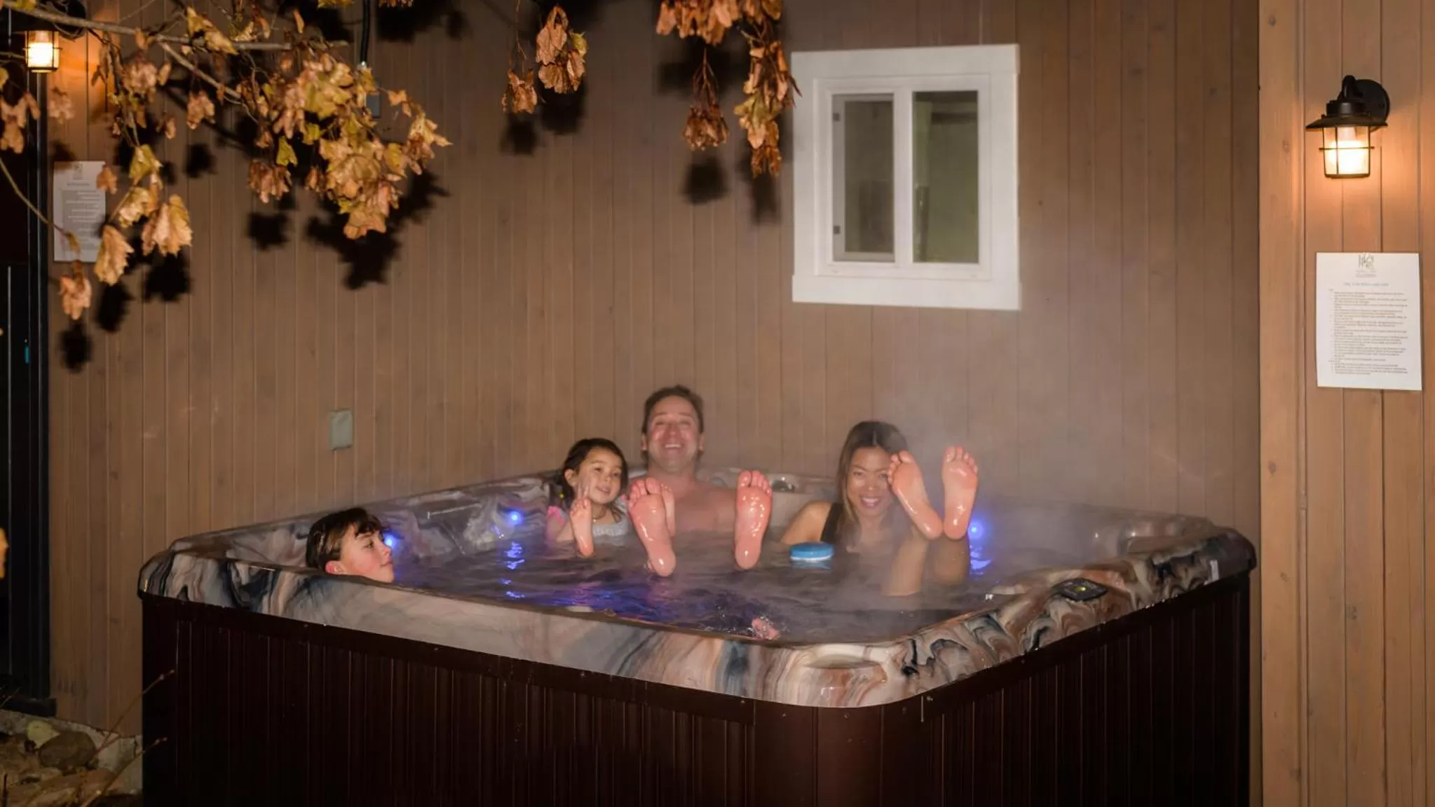 Hot Tub in Barefoot Villas and Retreat