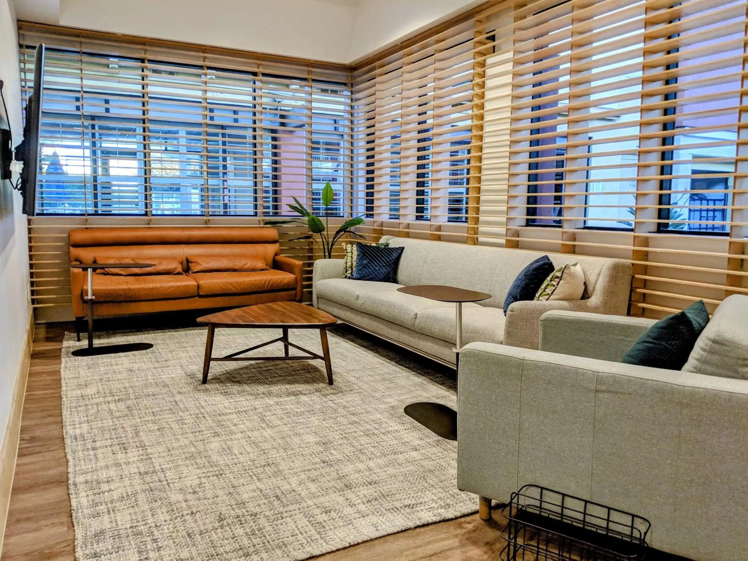 Seating Area in Clarion Hotel Concord Walnut Creek