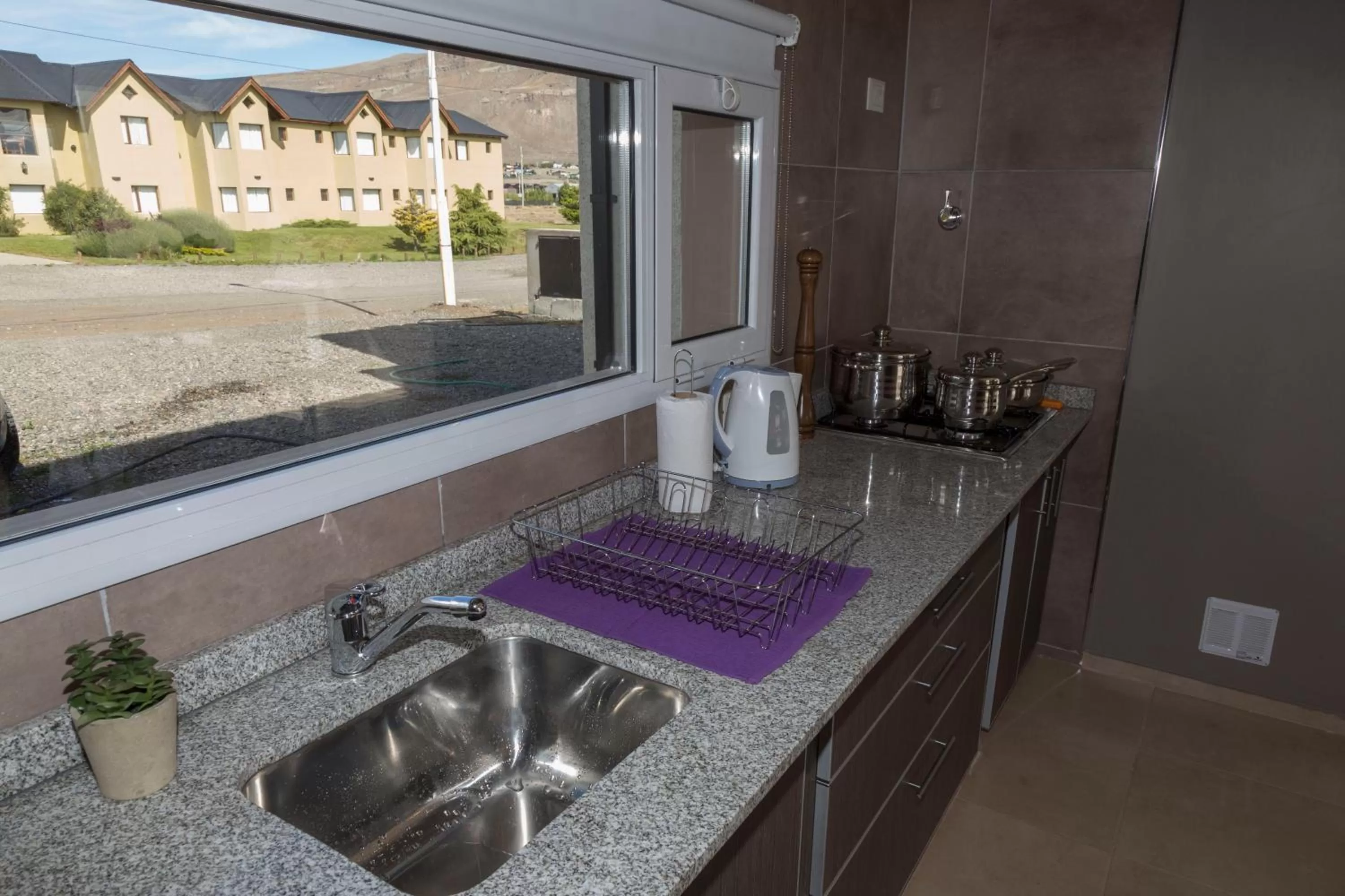 Kitchen or kitchenette in Tierra Tehuelche Hostería y Aparts