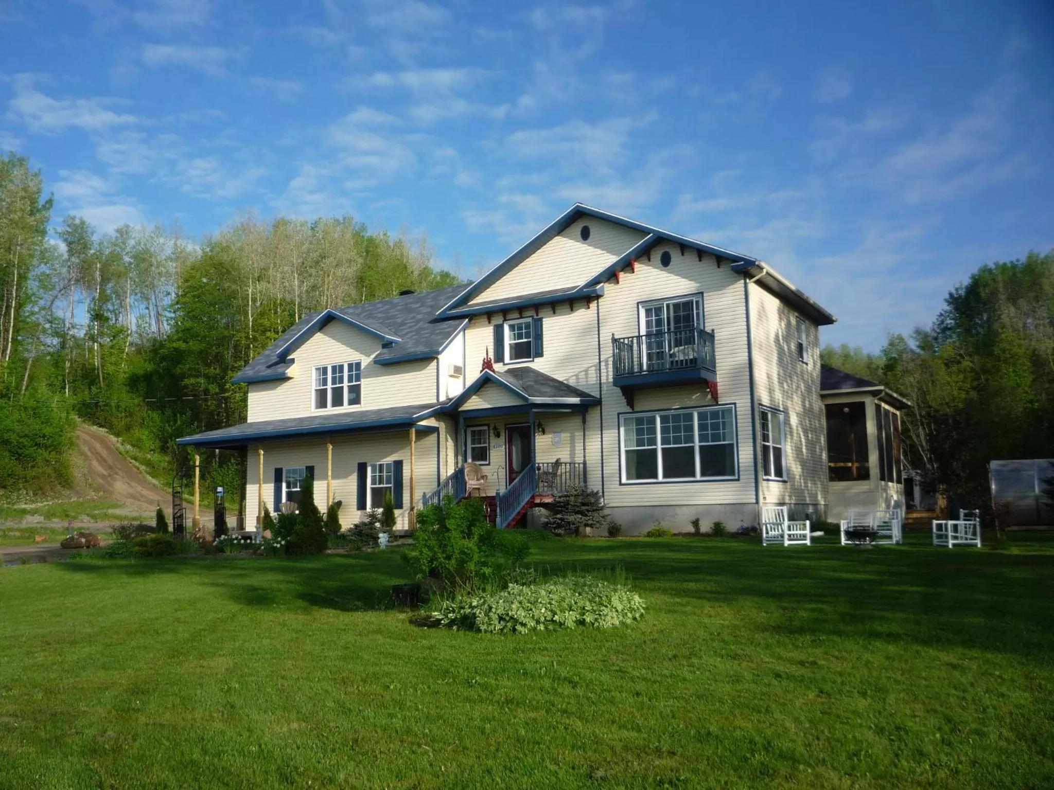 Facade/entrance in Domaine de la Baie, Les Suites