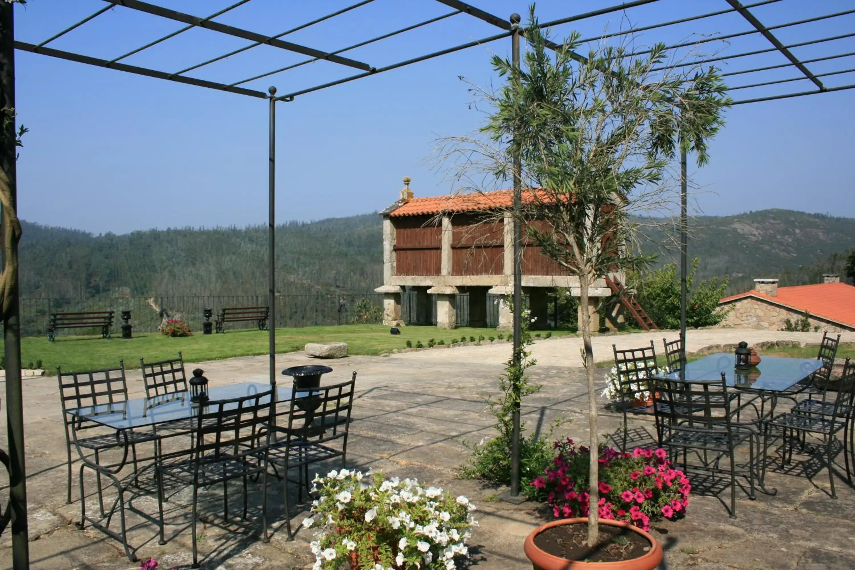 Balcony/Terrace, Swimming Pool in Casa Grande Do Bachao