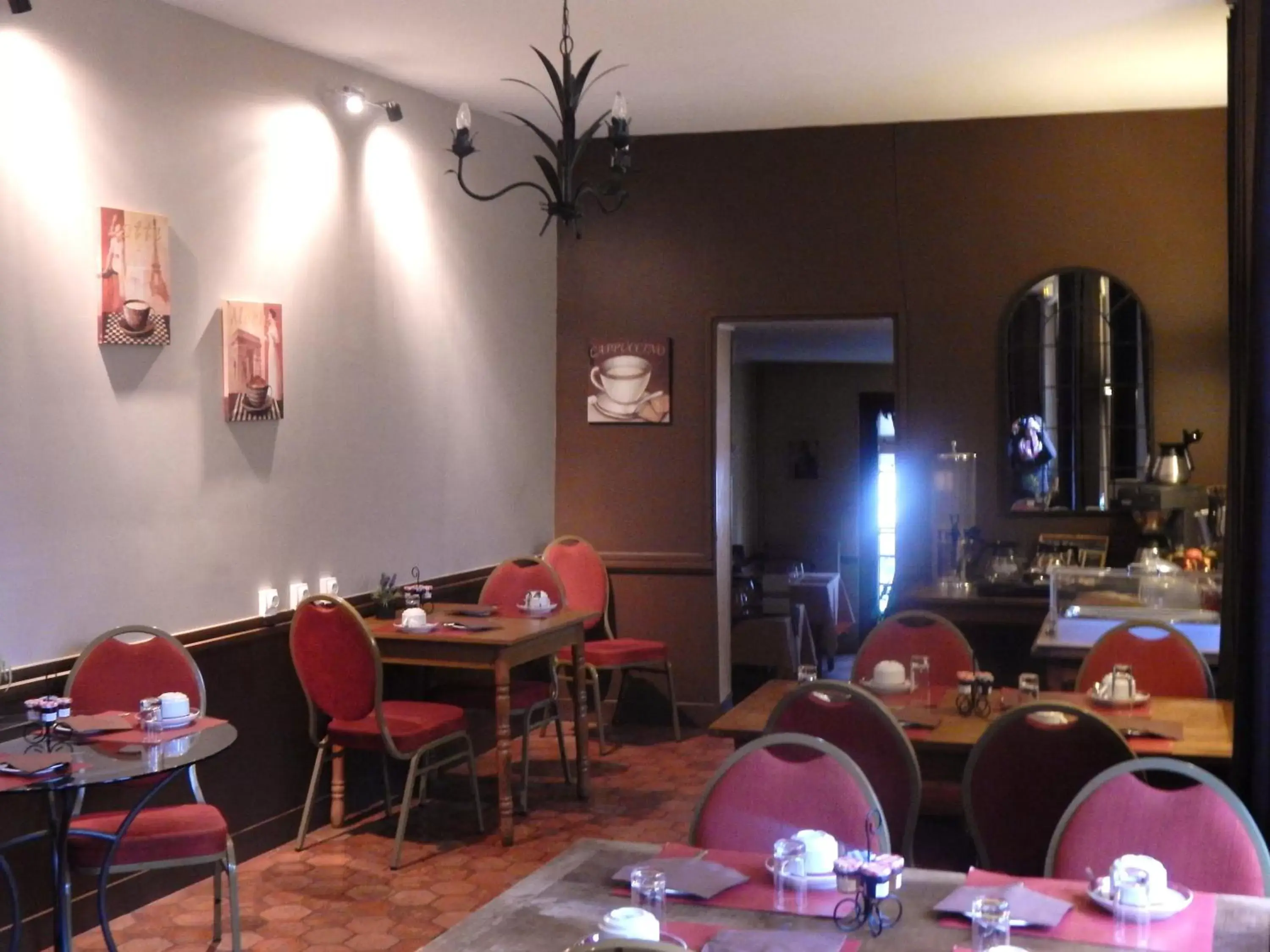 Food and drinks, Restaurant/Places to Eat in Hotel Restaurant Le Cygne