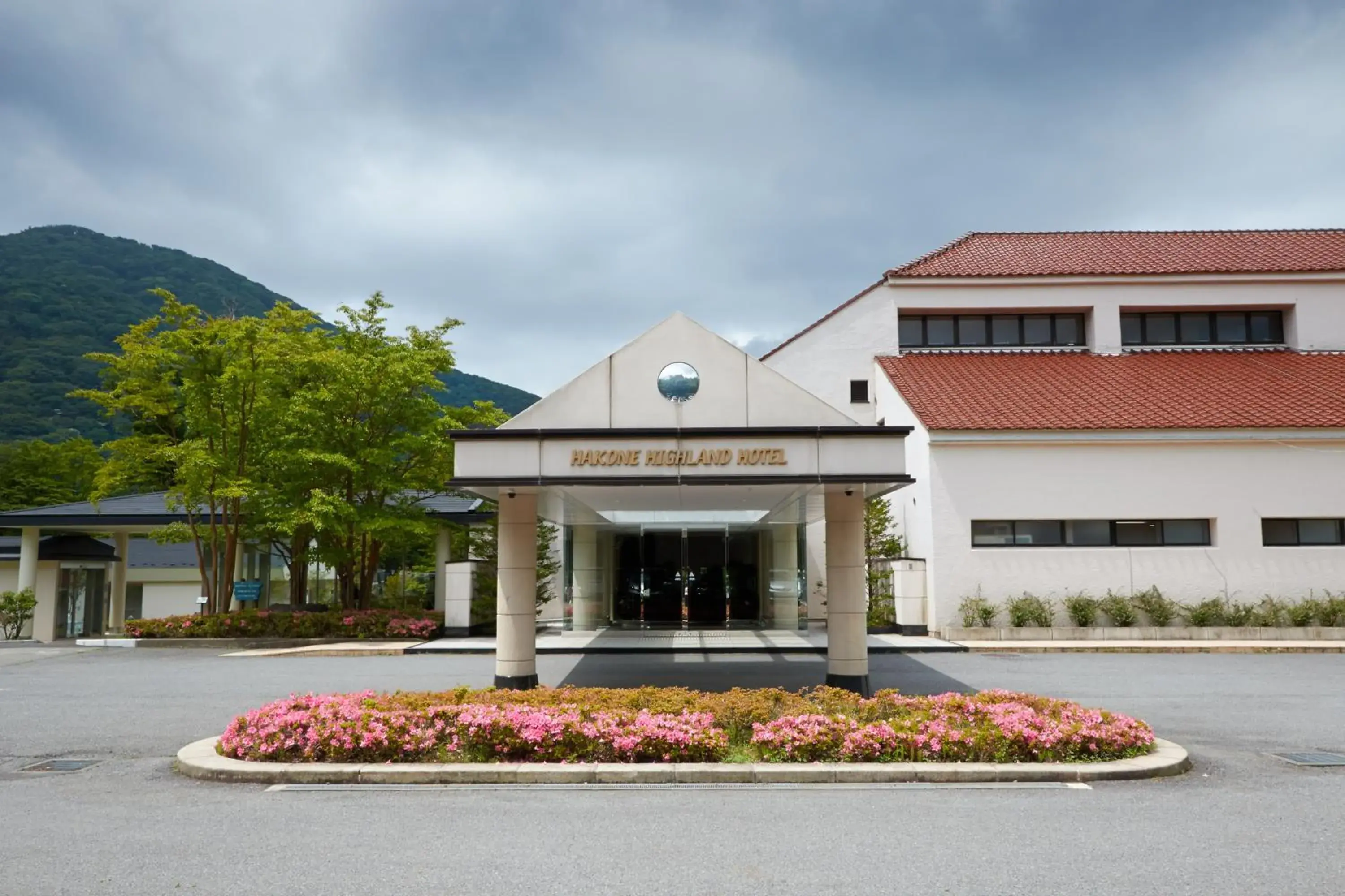 Facade/entrance in Hakone Highland Hotel Facade/entrance in Hakone Highland Hotel