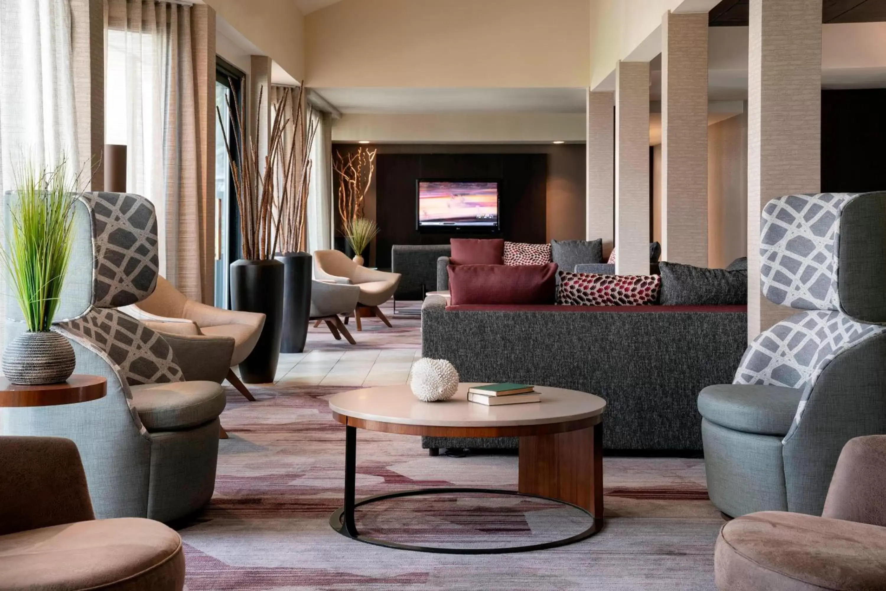 Lobby or reception, Seating Area in Courtyard by Marriott San Francisco Airport