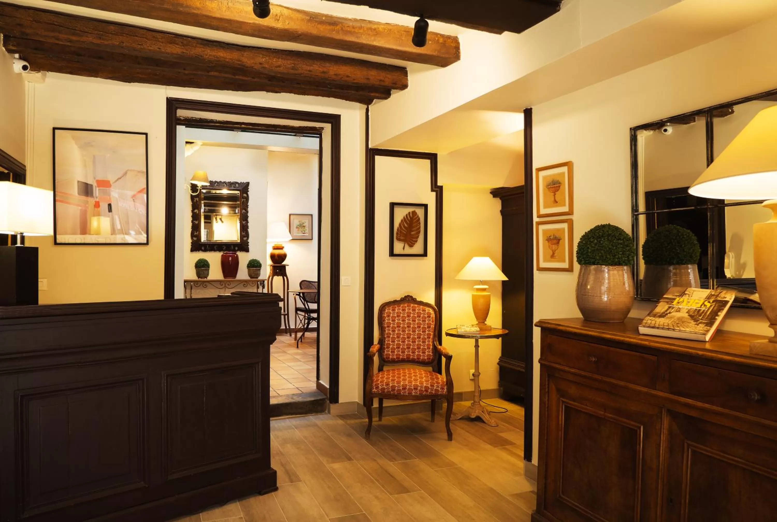 Lobby or reception in Hôtel du Cygne Paris