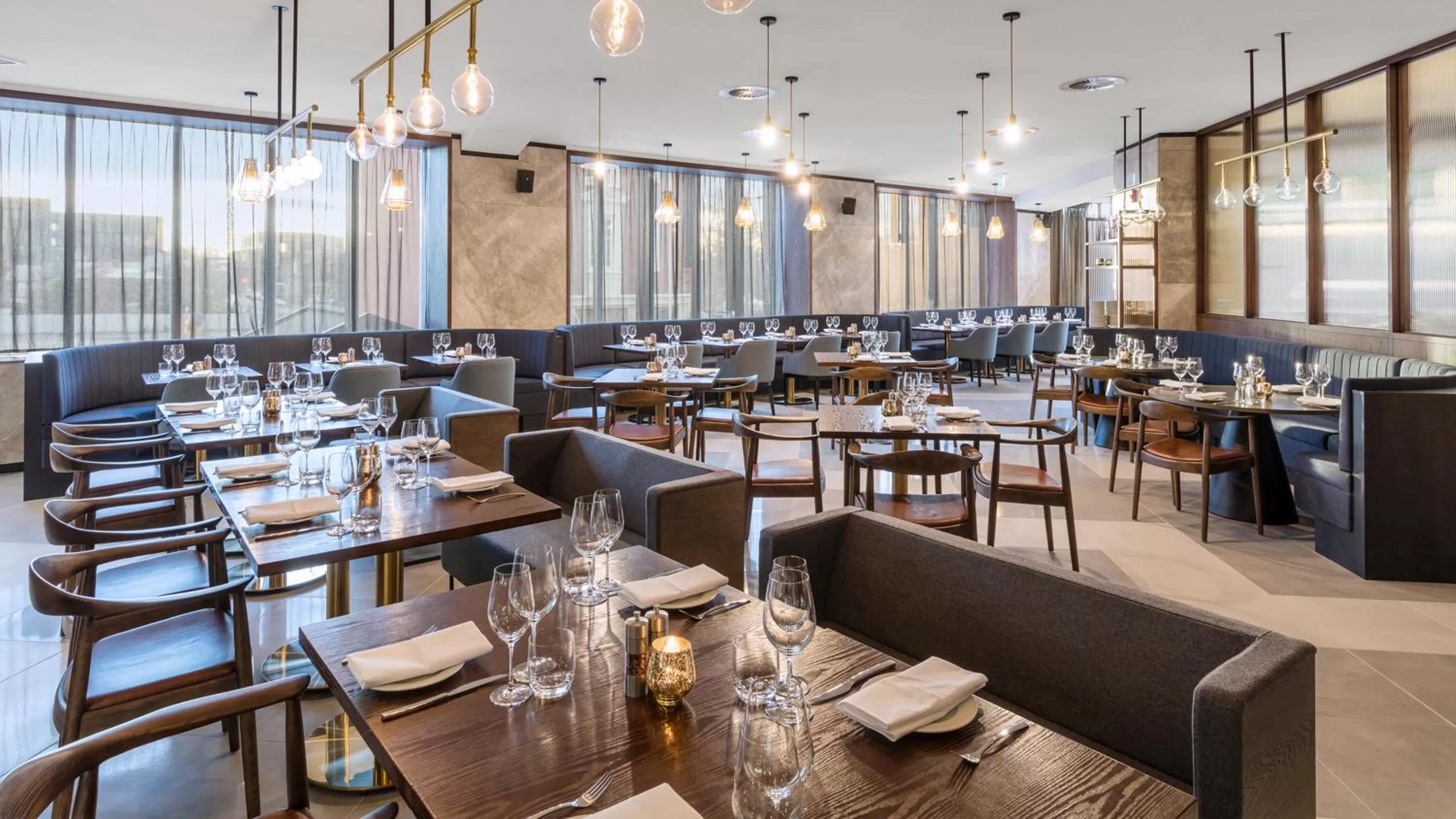 Restaurant/places to eat in Crowne Plaza Christchurch by IHG