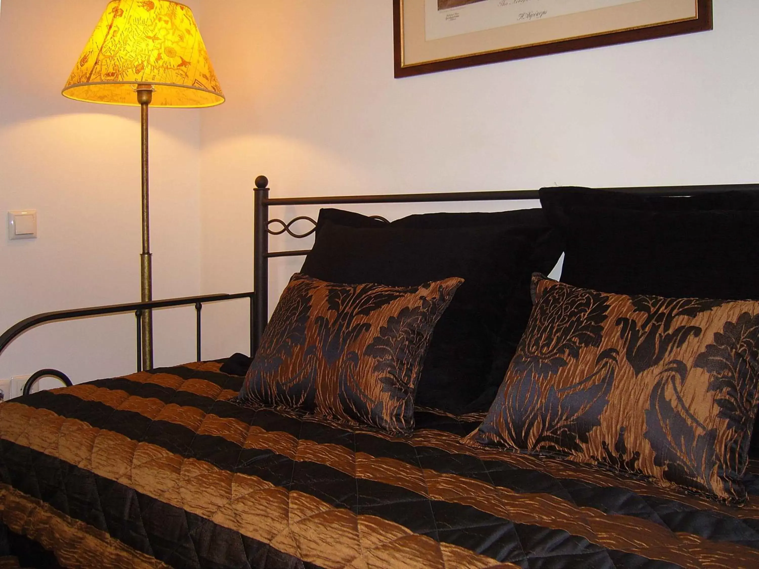 Living room, Bed in PortaDelMare deluxe suites