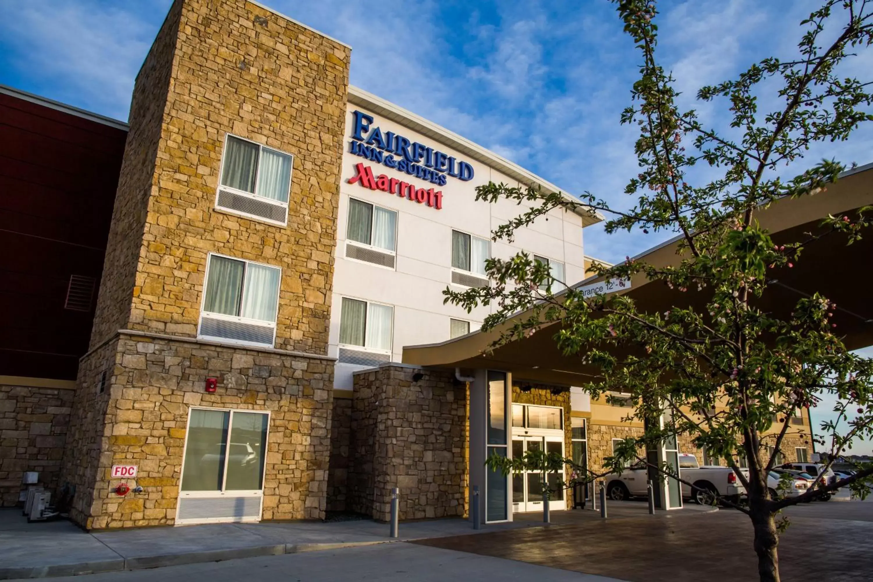 Property Building in Fairfield Inn & Suites by Marriott Lincoln Southeast