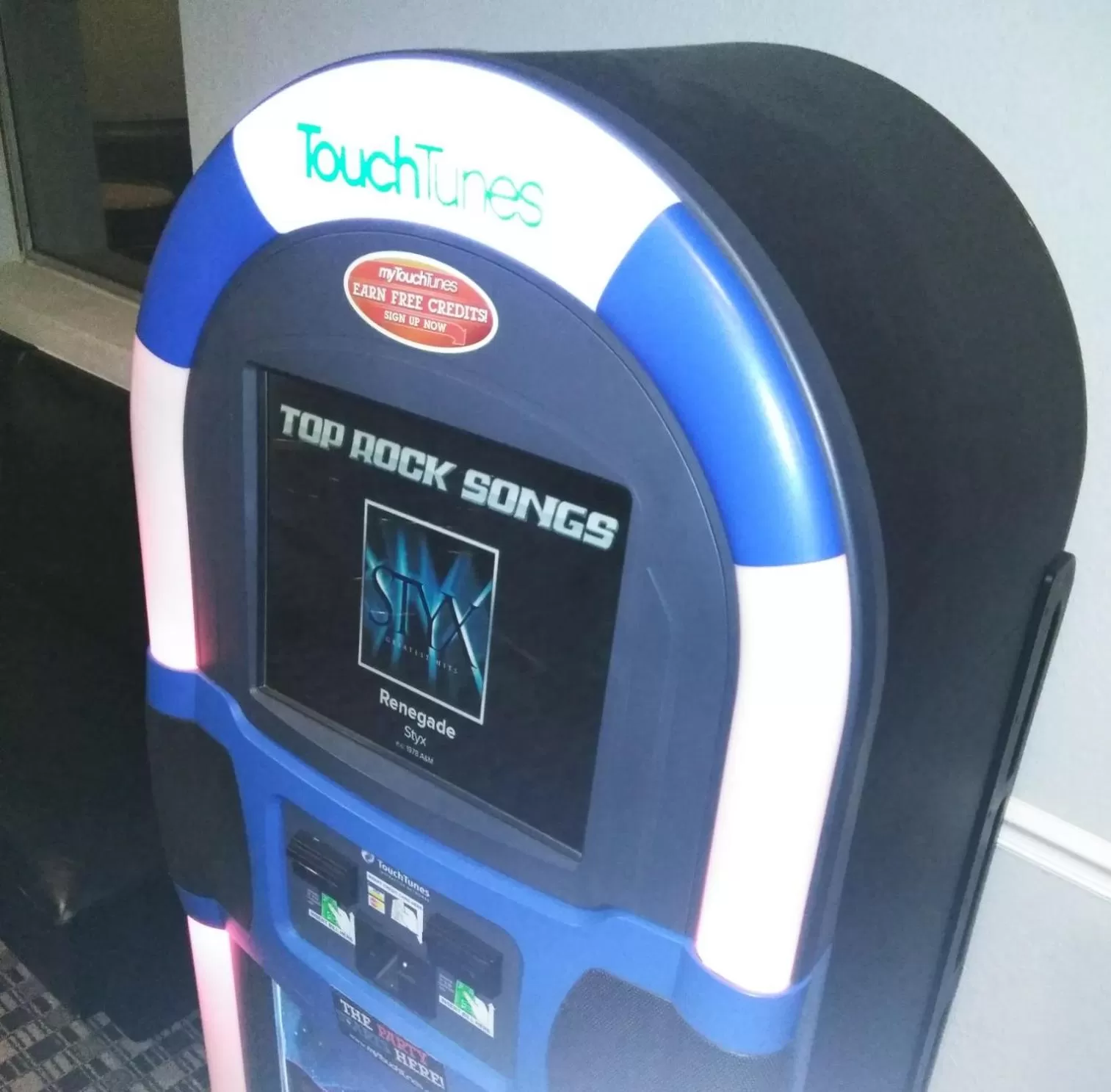 Evening entertainment in Ramada by Wyndham Henderson/Evansville