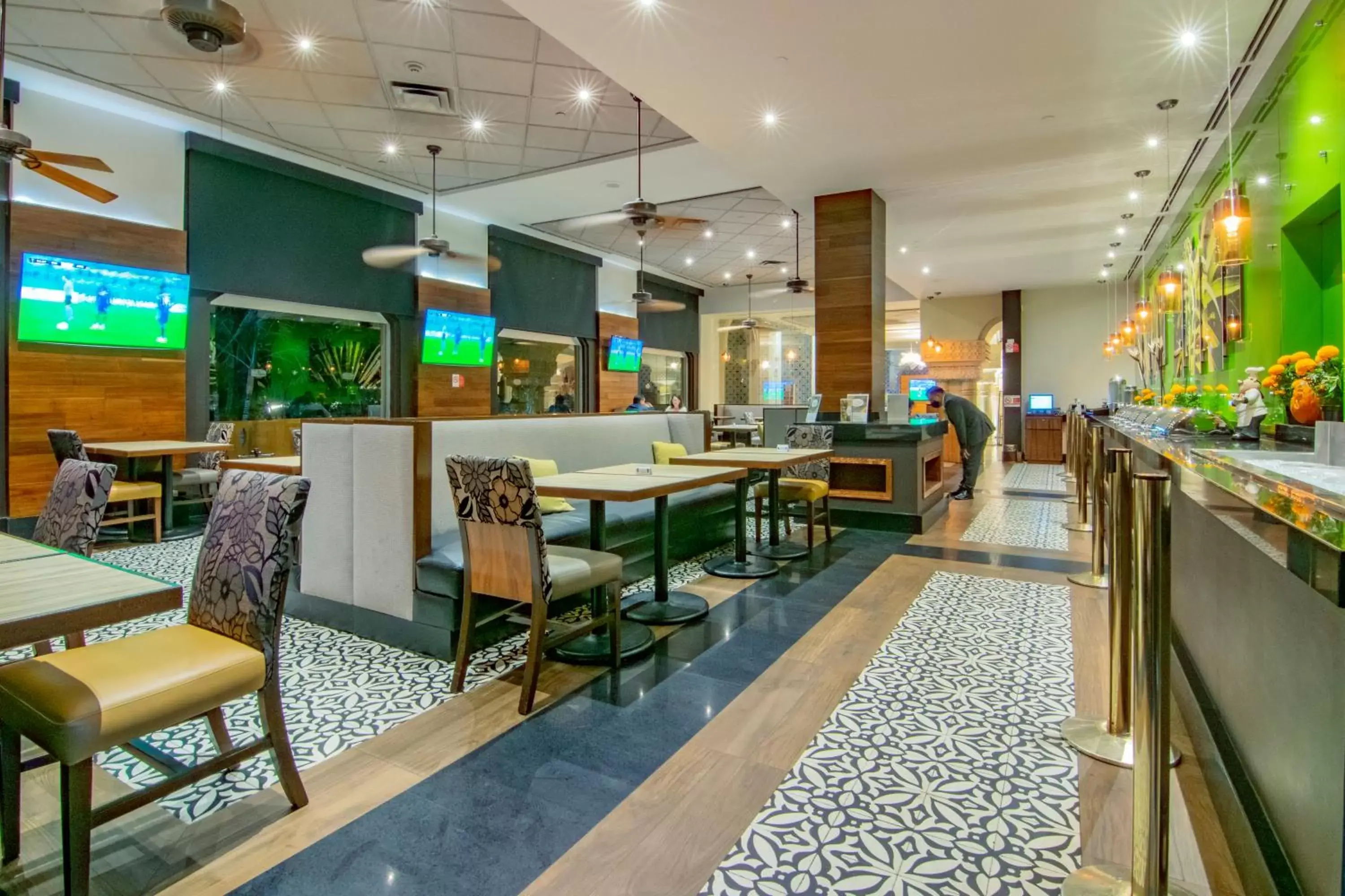 Restaurant/Places to Eat in Hotel Lucerna Culiacan