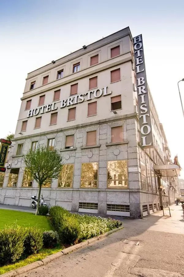 Facade/entrance, Property Building in Hotel Bristol